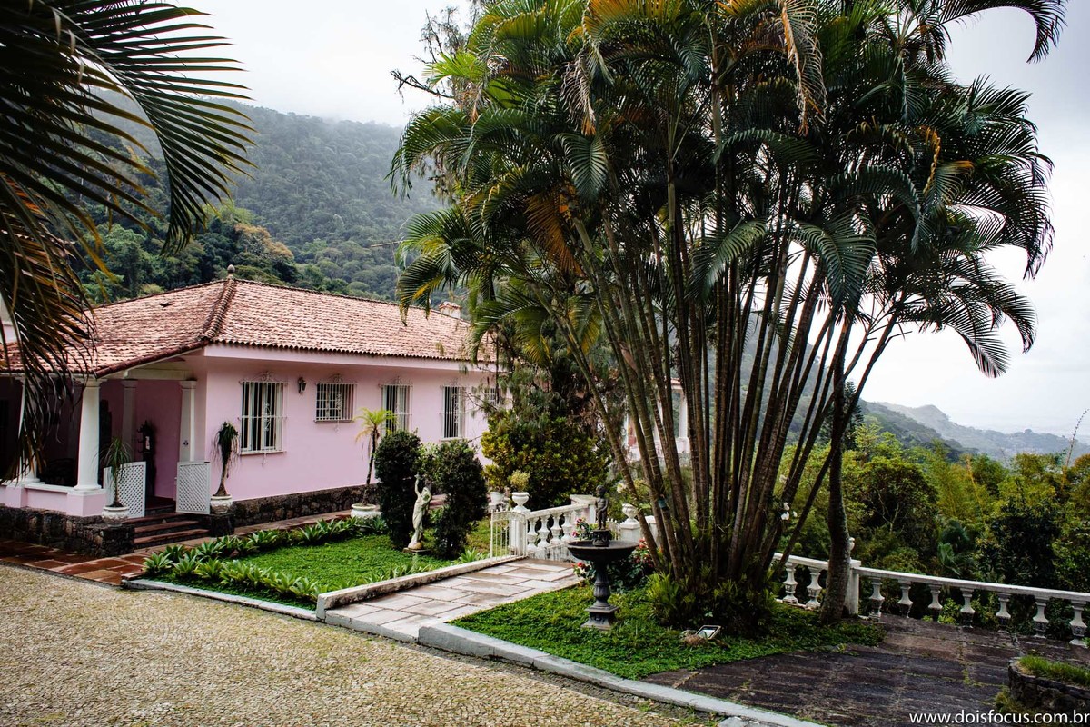 #mansaorosa #noivascariocas #casamento #noivasdobrasil #noivasp #noivario #fotografodecasamento #fotosdecasamento #noivas2020 #noivas2019 #casamentorj #noivasrio #vestidodecasamento #riodejaneiro #lapisdenoiva #vestidodenoiva #penteadosparanoivas 