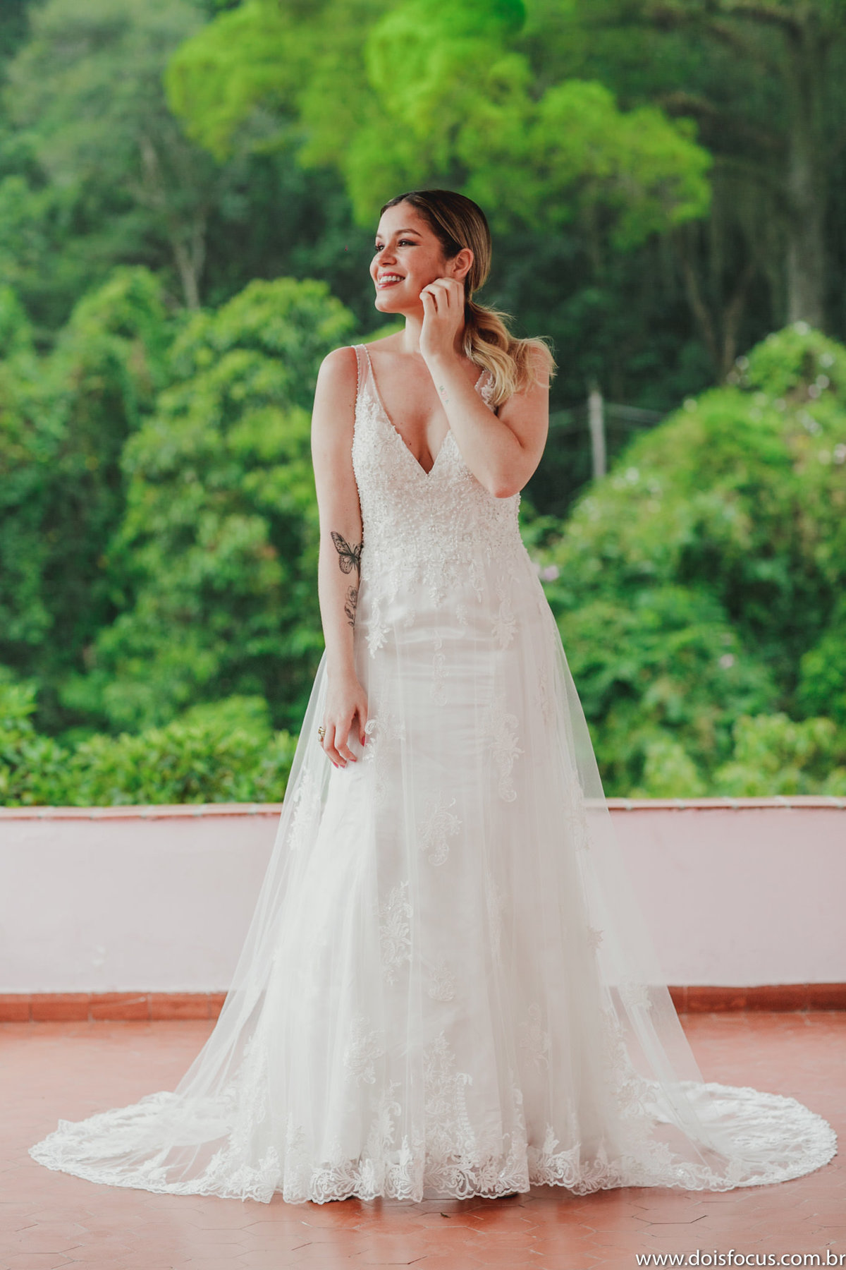 #mansaorosa #noivascariocas #casamento #noivasdobrasil #noivasp #noivario #fotografodecasamento #fotosdecasamento #noivas2020 #noivas2019 #casamentorj #noivasrio #vestidodecasamento #riodejaneiro #lapisdenoiva #vestidodenoiva #penteadosparanoivas 