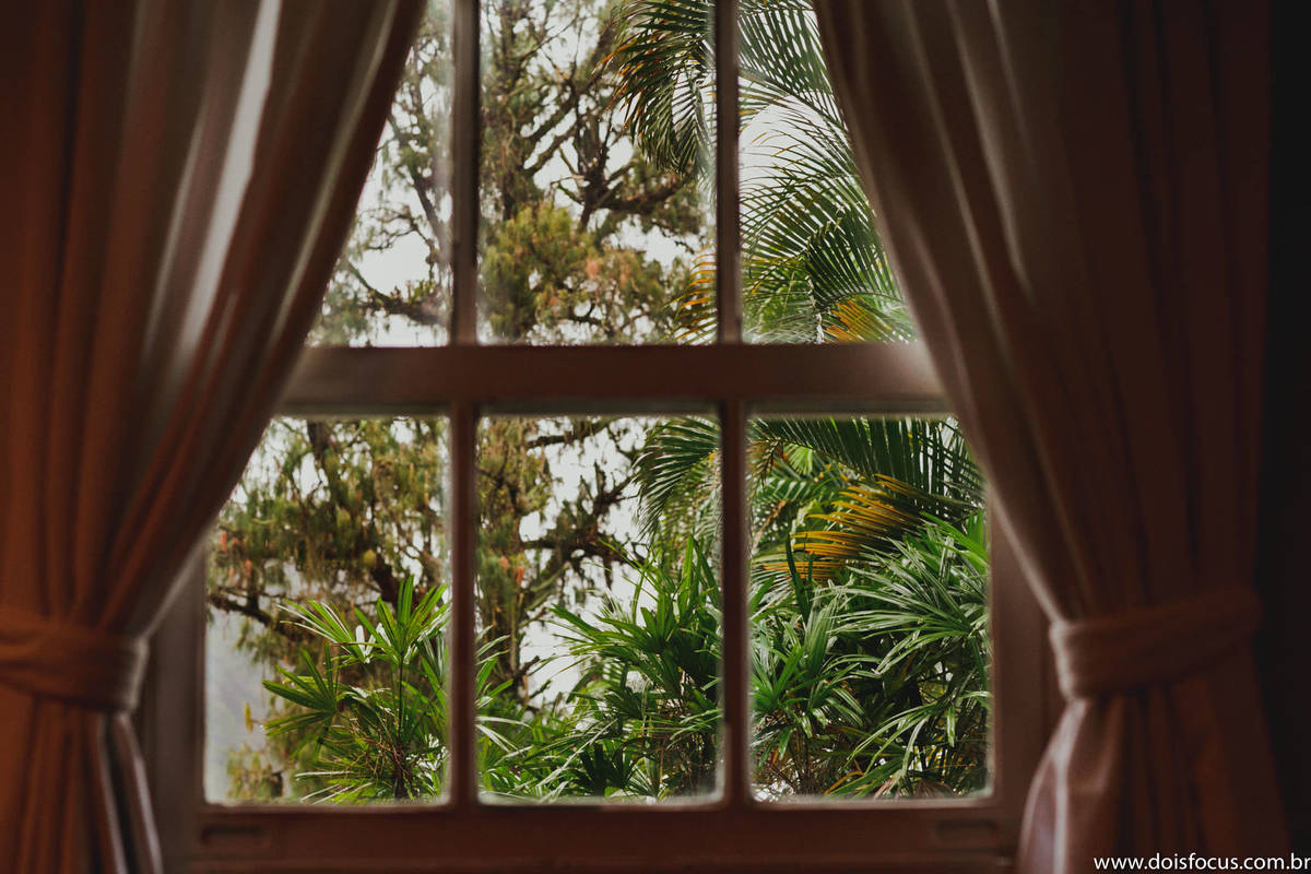 #mansaorosa #noivascariocas #casamento #noivasdobrasil #noivasp #noivario #fotografodecasamento #fotosdecasamento #noivas2020 #noivas2019 #casamentorj #noivasrio #vestidodecasamento #riodejaneiro #lapisdenoiva #vestidodenoiva #penteadosparanoivas 