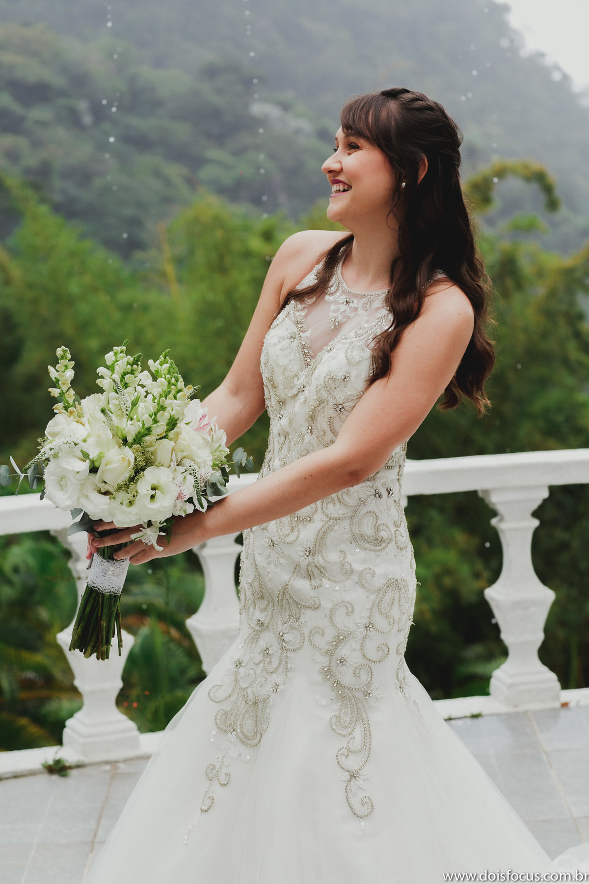 #mansaorosa #noivascariocas #casamento #noivasdobrasil #noivasp #noivario #fotografodecasamento #fotosdecasamento #noivas2020 #noivas2019 #casamentorj #noivasrio #vestidodecasamento #riodejaneiro #lapisdenoiva #vestidodenoiva #penteadosparanoivas 