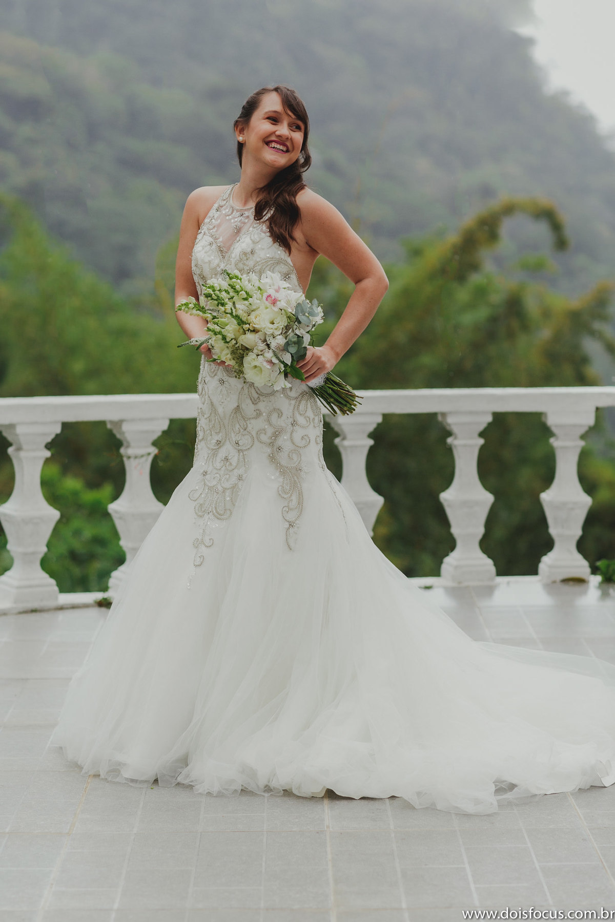 #mansaorosa #noivascariocas #casamento #noivasdobrasil #noivasp #noivario #fotografodecasamento #fotosdecasamento #noivas2020 #noivas2019 #casamentorj #noivasrio #vestidodecasamento #riodejaneiro #lapisdenoiva #vestidodenoiva #penteadosparanoivas 