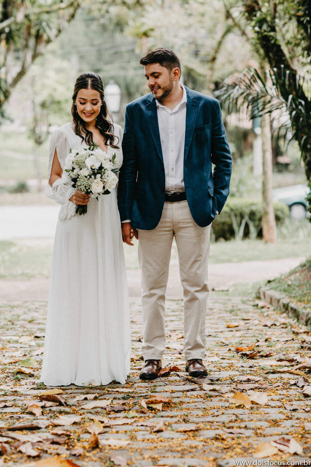 #casamentos #casamentorj #weddingday #yeswedding #wedding #casorio #noivas #noivasrj #noivado #noivos2020 #noivasdobrasil #voucasar #clubedasnoivas #Inesquecivelcasamento #weddingdress #voucasar #prewedding #fotografodecasamento #noiva2021 #doisfocus