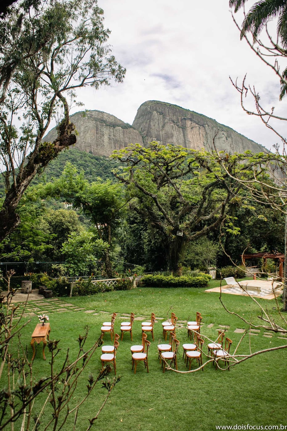 Germania Garten - Casamento - Vestido de Noiva - Editorial de Noivas - Casamento verde - Dois Focus - John Caldeira Fotógrafo.