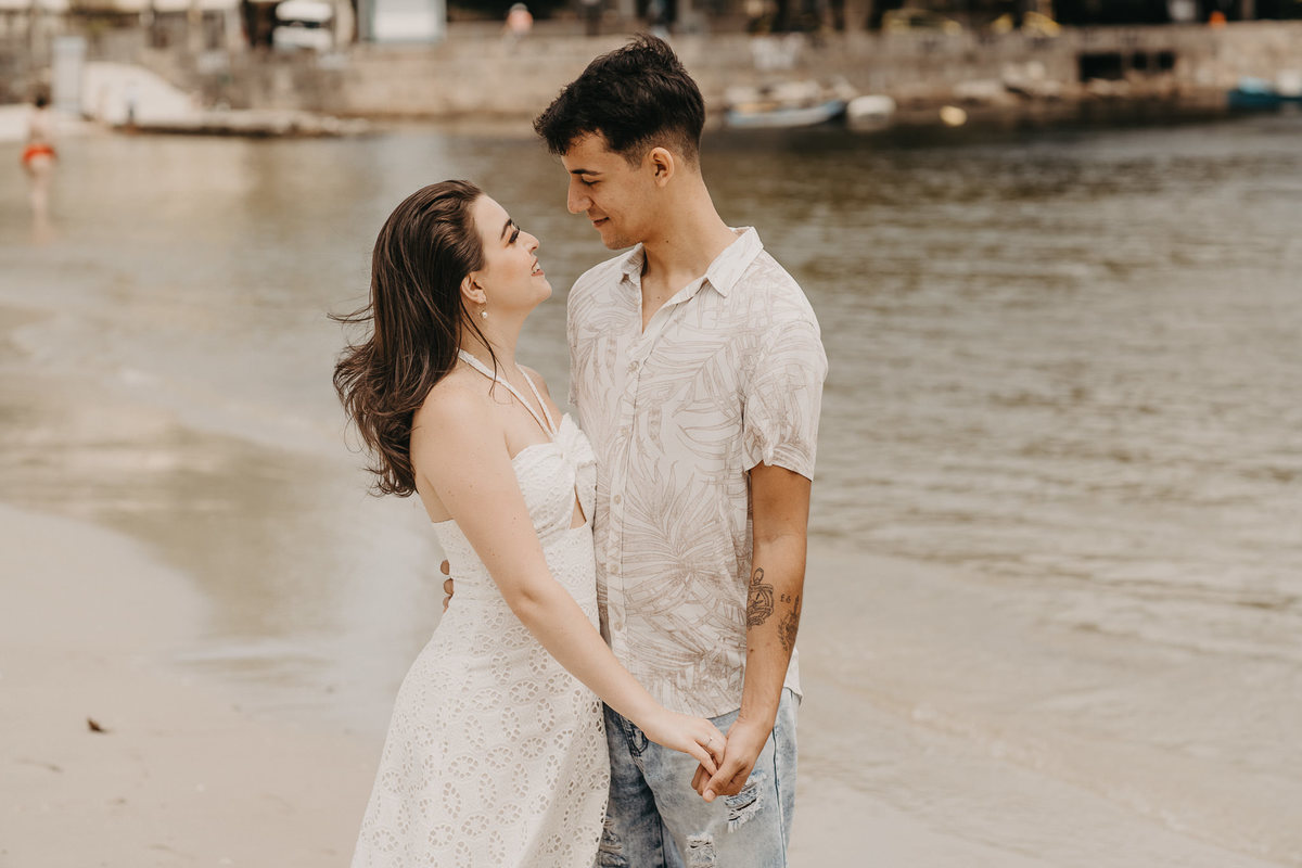 Casal apaixonado na Urca - Pré wedding - Matheus Sant'Anna - @matheussantannapatisserie - Fotógrafo de Casamento  - Rio de Janeiro - Urca - Ensaio na Urca