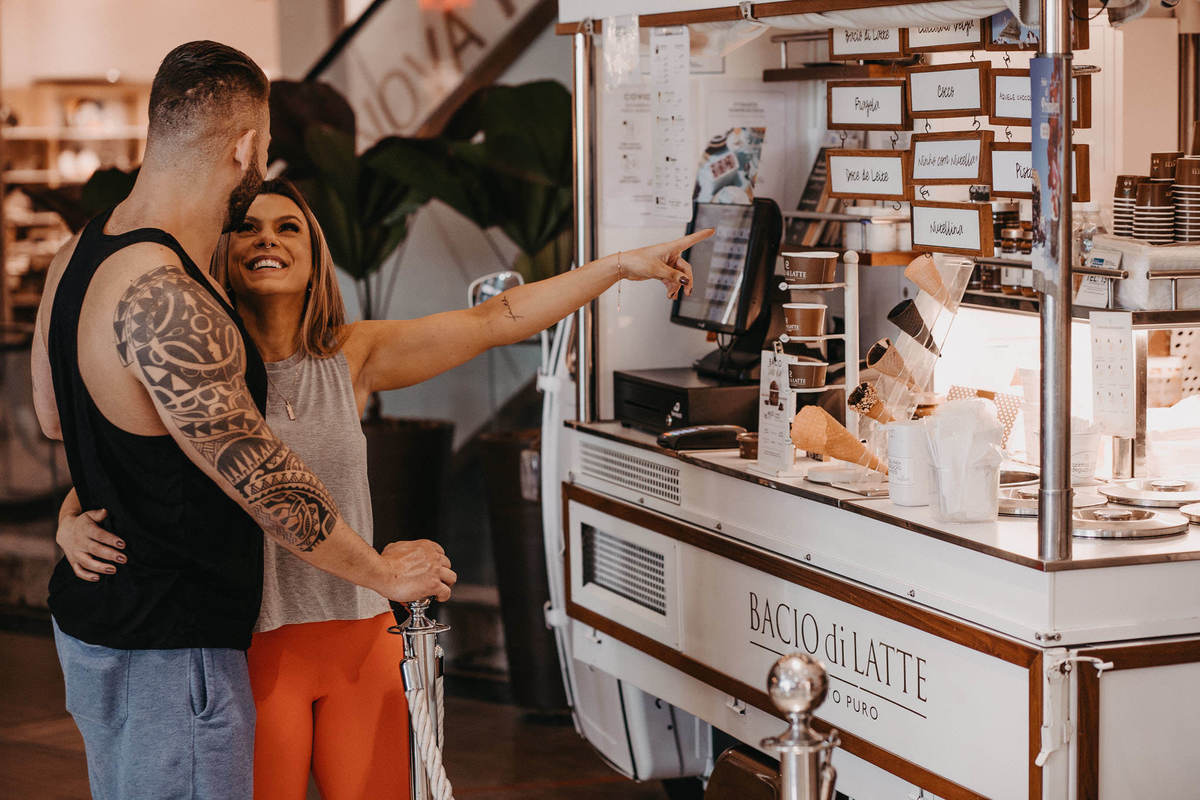 Pré-wedding Fabi e Yuri...
#casamentos #voucasarem2022 #casamentorj  #wedding #casorio #noivas #noivasrj #noivado #noivos2022 #noivasdobrasil #voucasar #clubedasnoivas  #vestidodecasamento#voucasar #prewedding #fotografodecasamento #noiva2022 #doisfocus