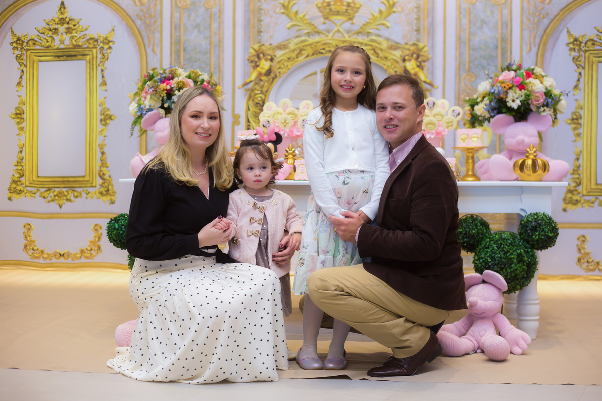 Aniversário, festa, um ano, doces, bexigas, temas, bagunça, criança, 