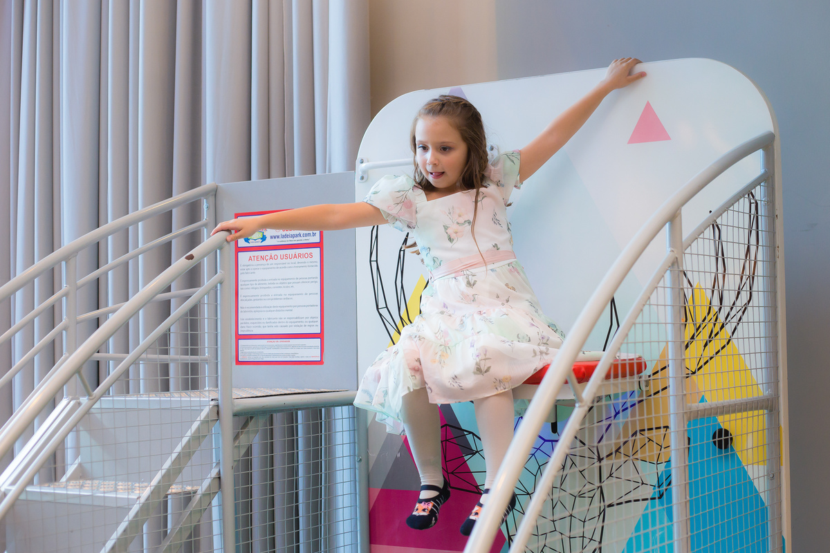 Aniversário, festa, um ano, doces, bexigas, temas, bagunça, criança, 