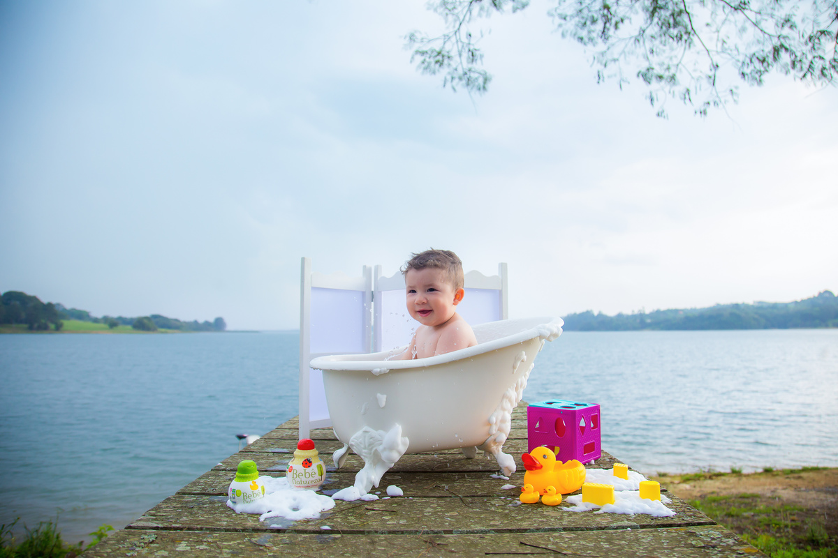 Família, criança, infantil, bagunça, smash the cake, smash the water, alegria. 