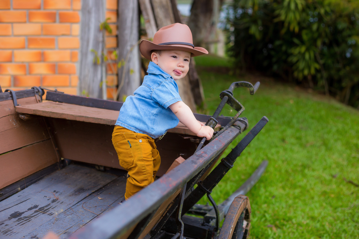 Família, criança, infantil, bagunça, smash the cake, smash the water, alegria. 