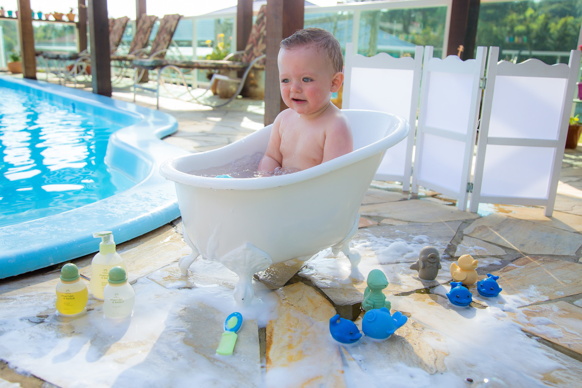 Família, criança, infantil, bagunça, smash the cake, smash the water, alegria. 
