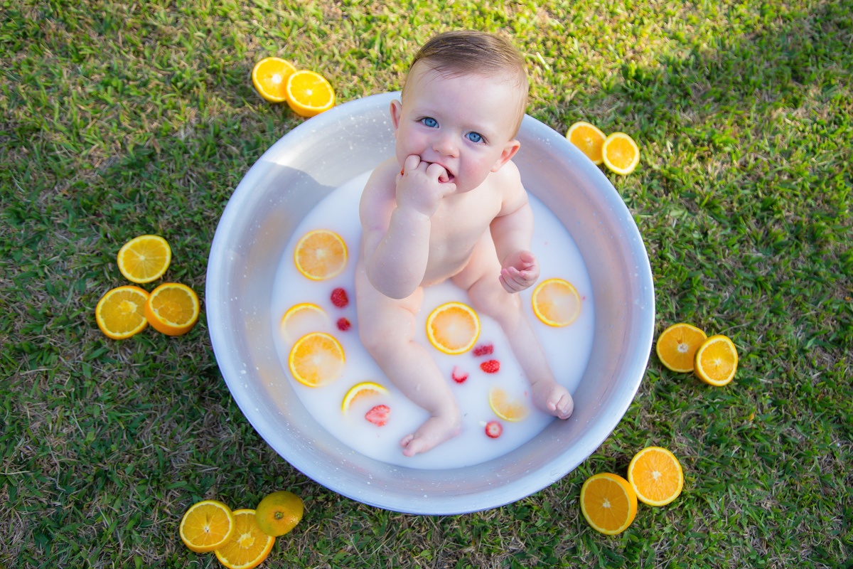 Família, criança, infantil, bagunça, smash the cake, smash the water, alegria. 