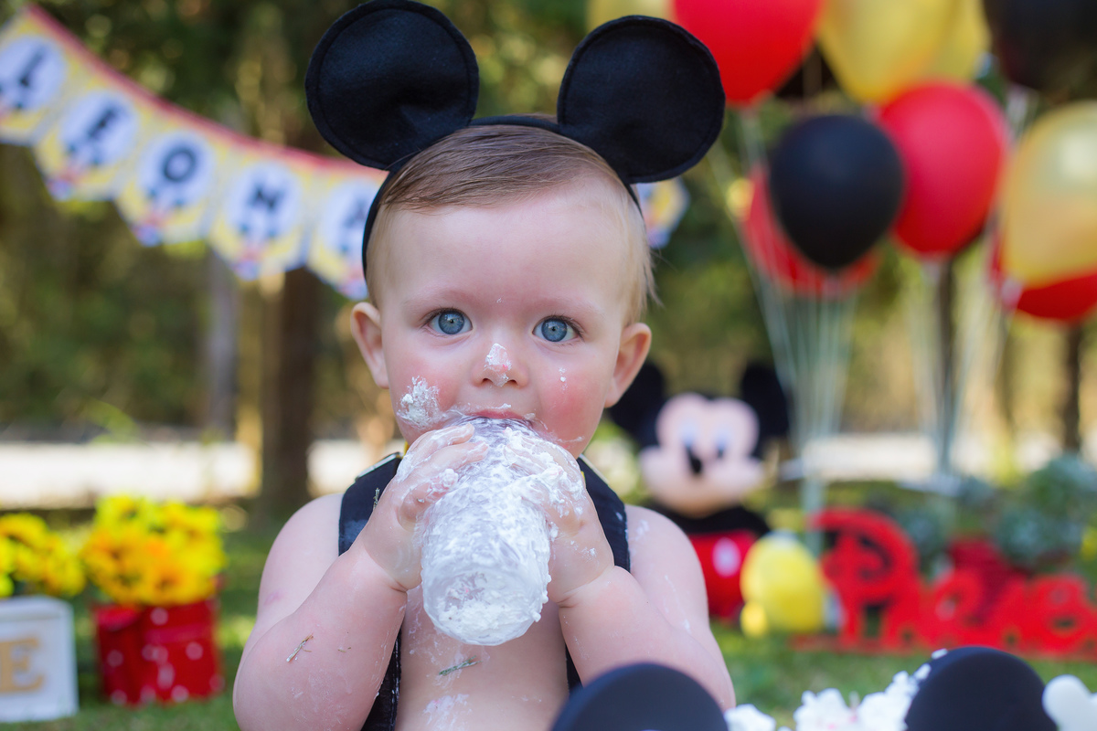 Família, criança, infantil, bagunça, smash the cake, smash the water, alegria. 