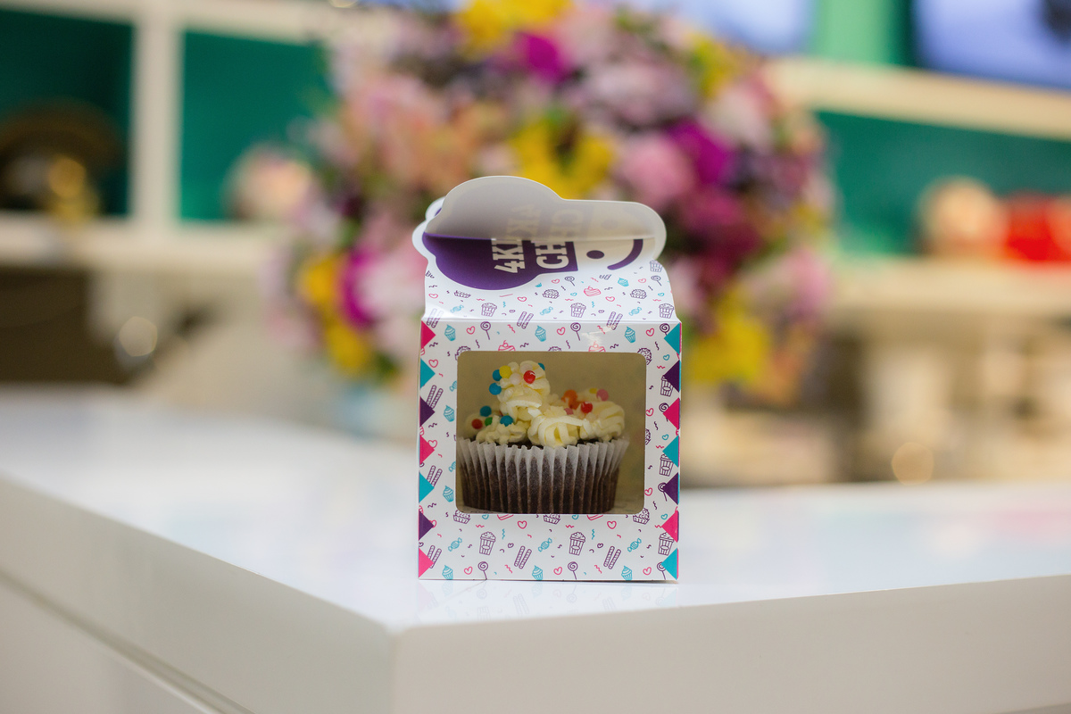 Aniversário, festa, um ano, doces, bexigas, temas, bagunça, criança, 