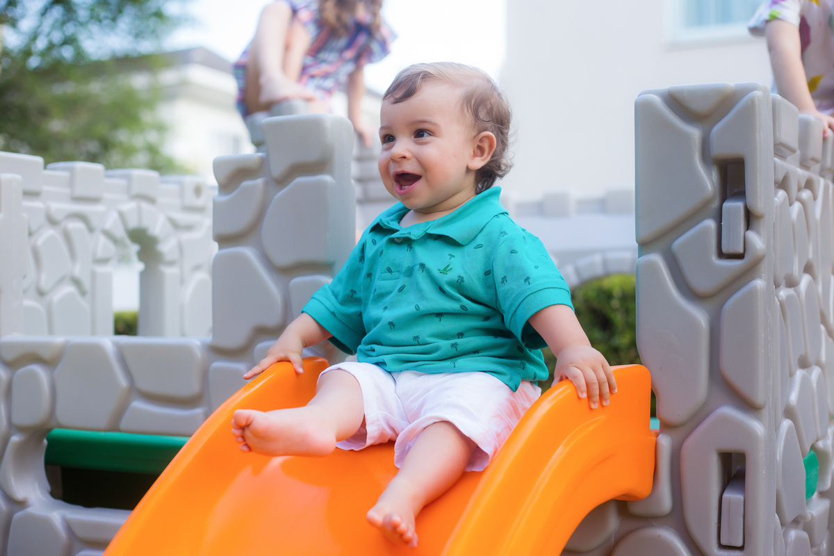 Aniversário, festa, um ano, doces, bexigas, temas, bagunça, criança, 