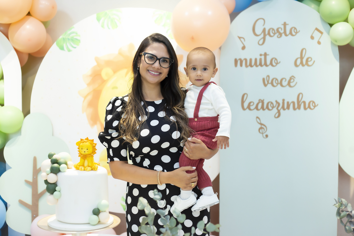 Aniversário, festa, um ano, doces, bexigas, temas, bagunça, criança, 