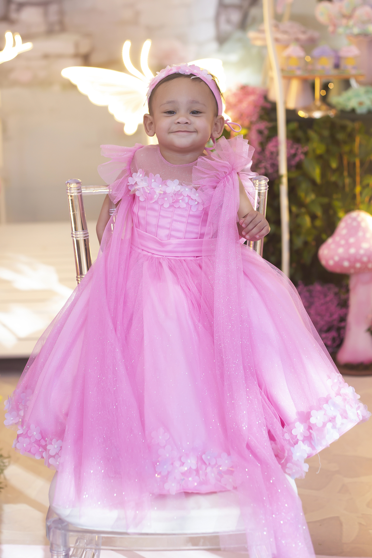 Aniversário, festa, um ano, doces, bexigas, temas, bagunça, criança, 