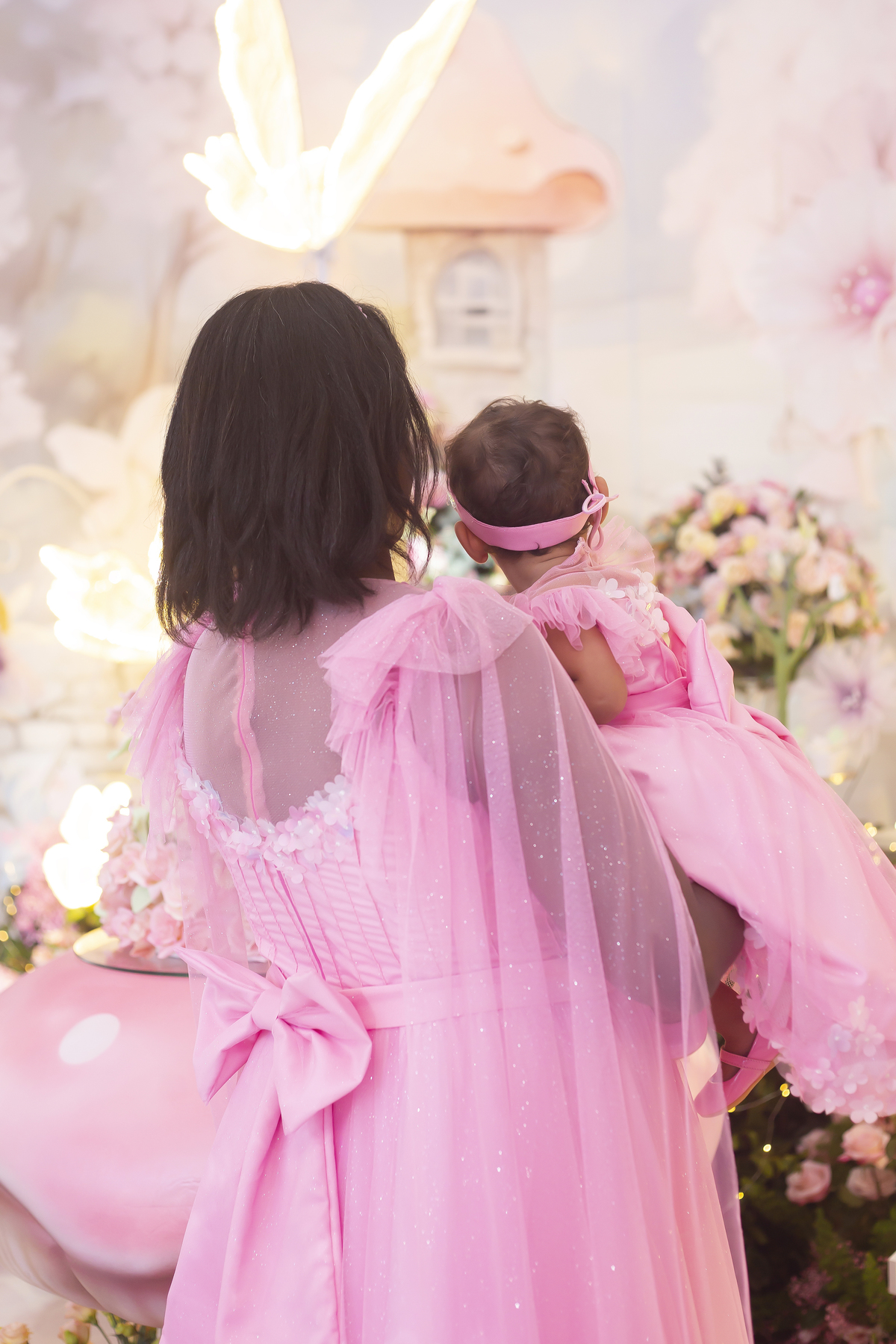 Aniversário, festa, um ano, doces, bexigas, temas, bagunça, criança, 