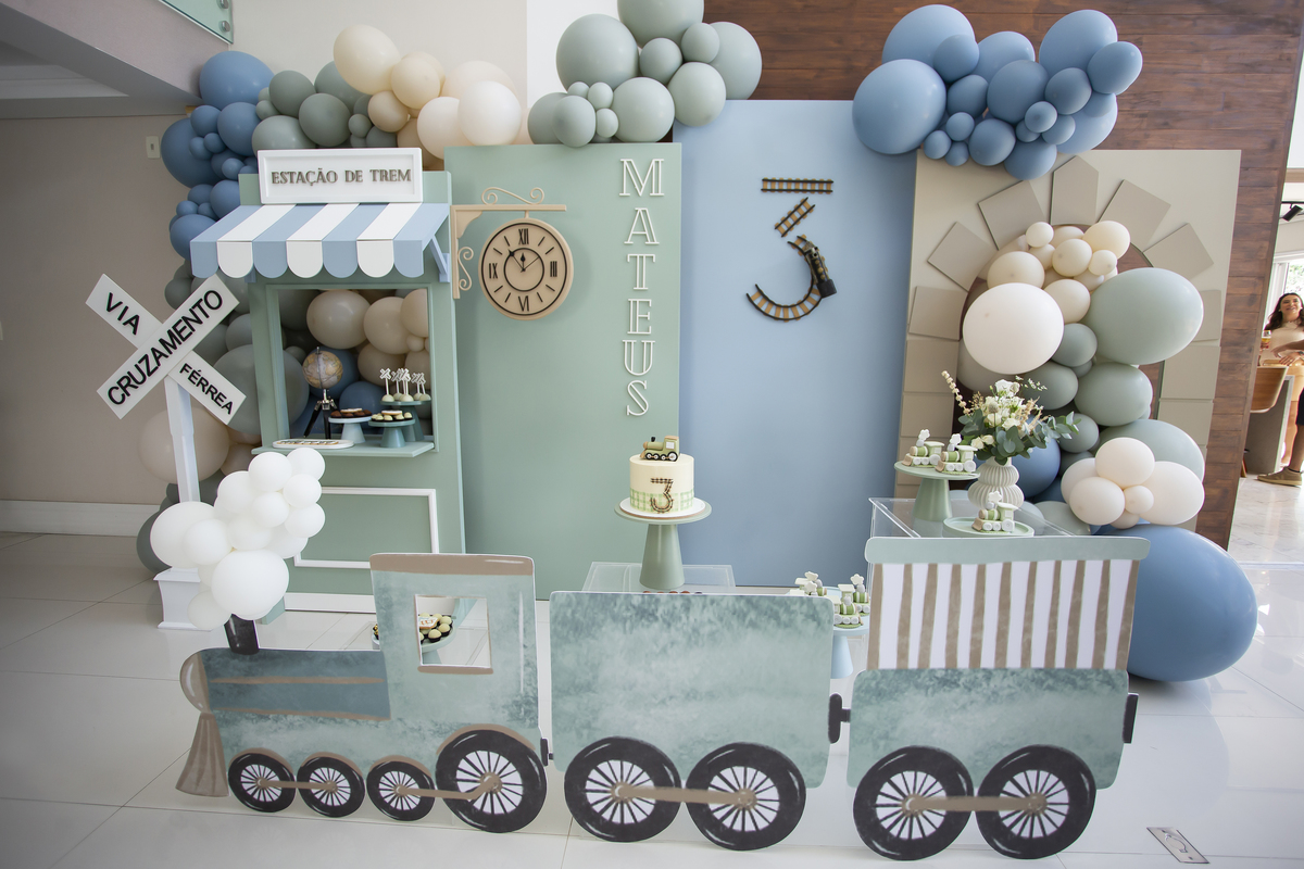 Aniversário, festa, um ano, doces, bexigas, temas, bagunça, criança, brinquedos, buffet infantil. 