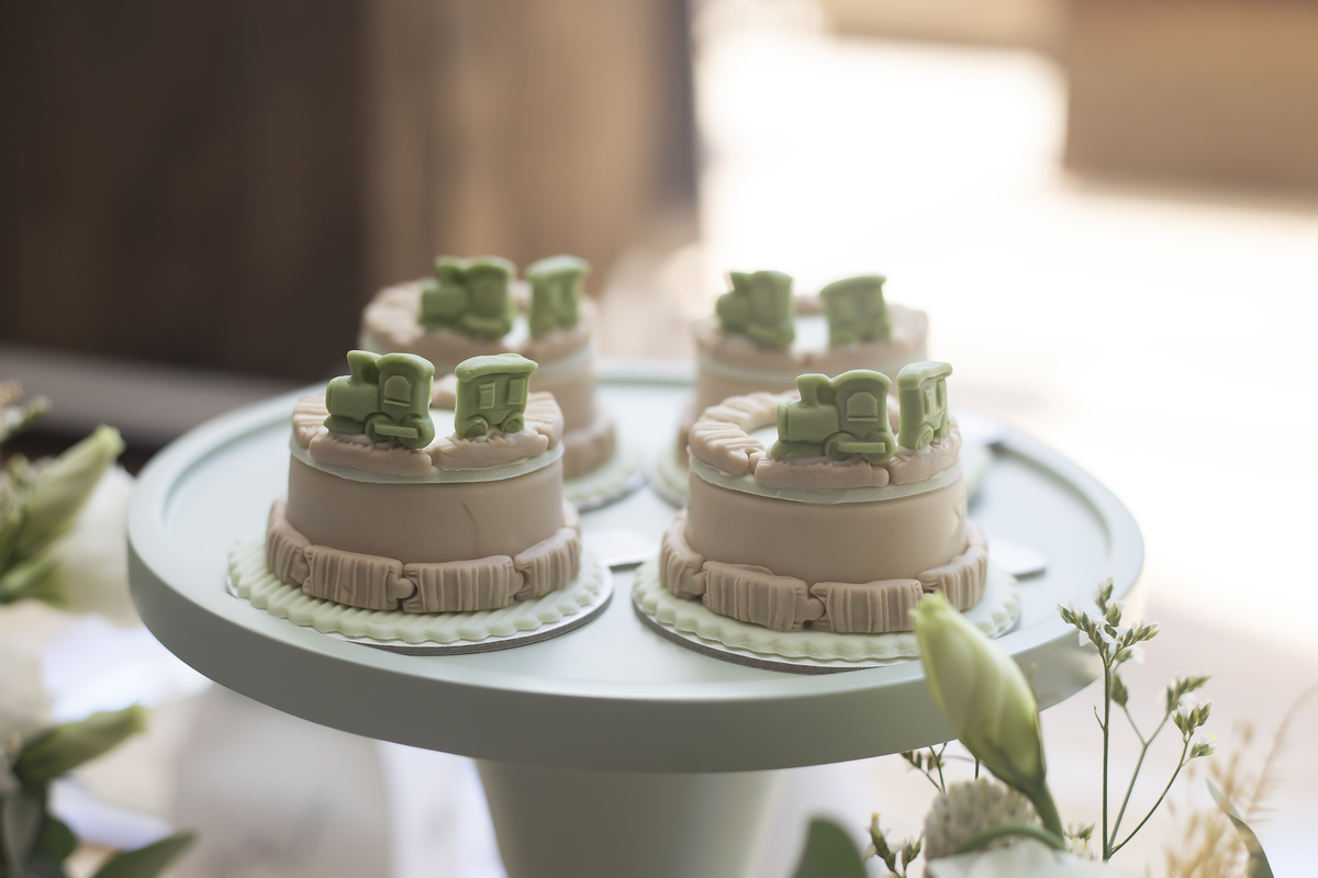 Aniversário, festa, um ano, doces, bexigas, temas, bagunça, criança, brinquedos, buffet infantil. 