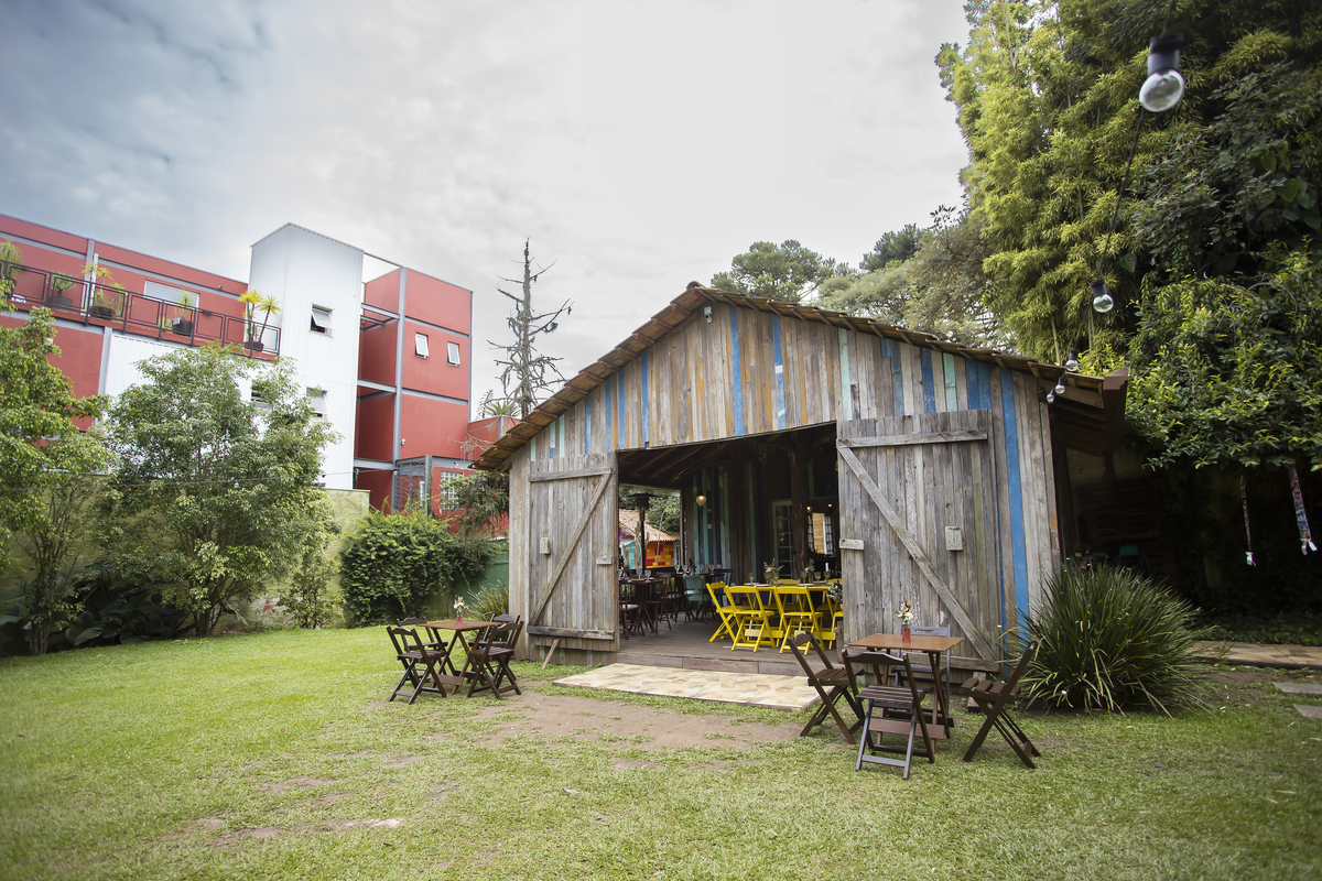 Aniversário, festa, um ano, doces, bexigas, temas, bagunça, criança, brinquedos, buffet infantil. 
