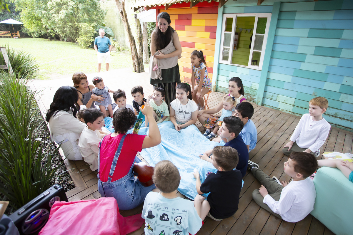 Aniversário, festa, um ano, doces, bexigas, temas, bagunça, criança, brinquedos, buffet infantil. 