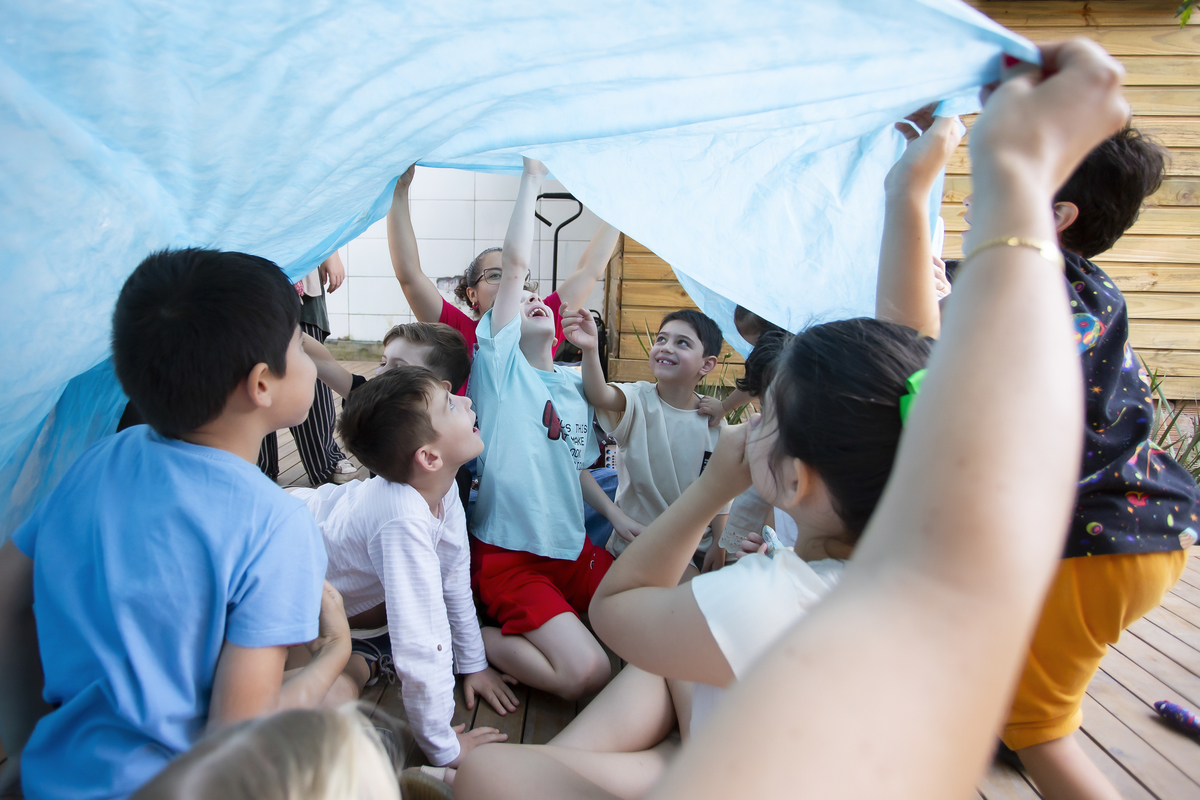 Aniversário, festa, um ano, doces, bexigas, temas, bagunça, criança, brinquedos, buffet infantil. 