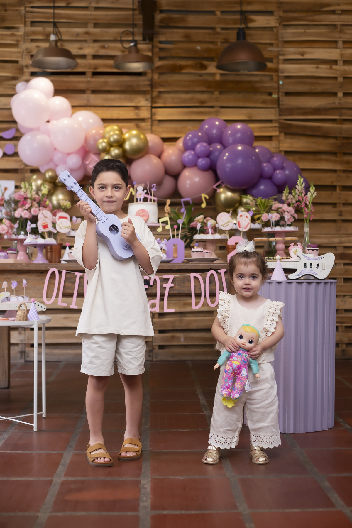 Aniversário, festa, um ano, doces, bexigas, temas, bagunça, criança, brinquedos, buffet infantil. 