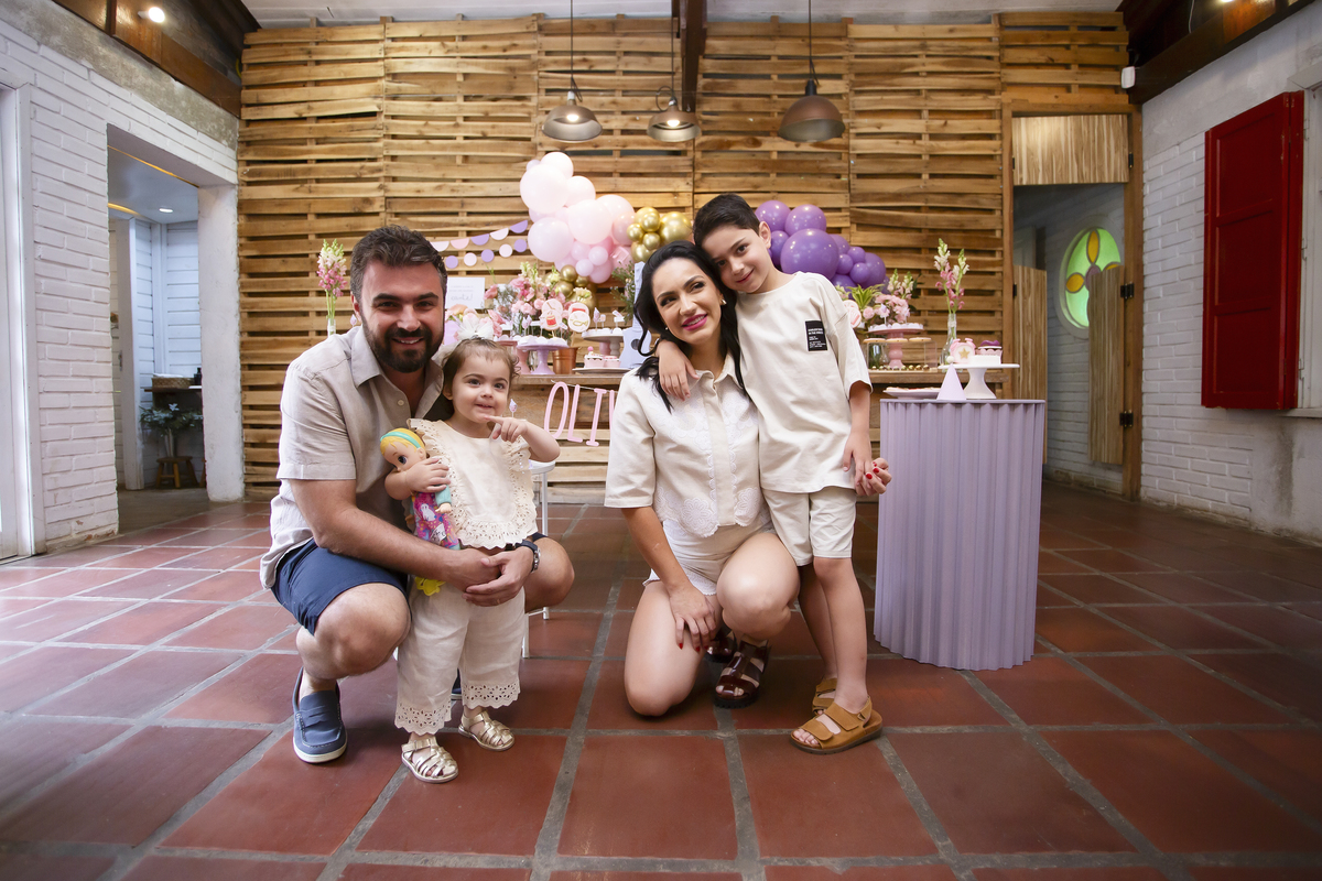 Aniversário, festa, um ano, doces, bexigas, temas, bagunça, criança, brinquedos, buffet infantil. 