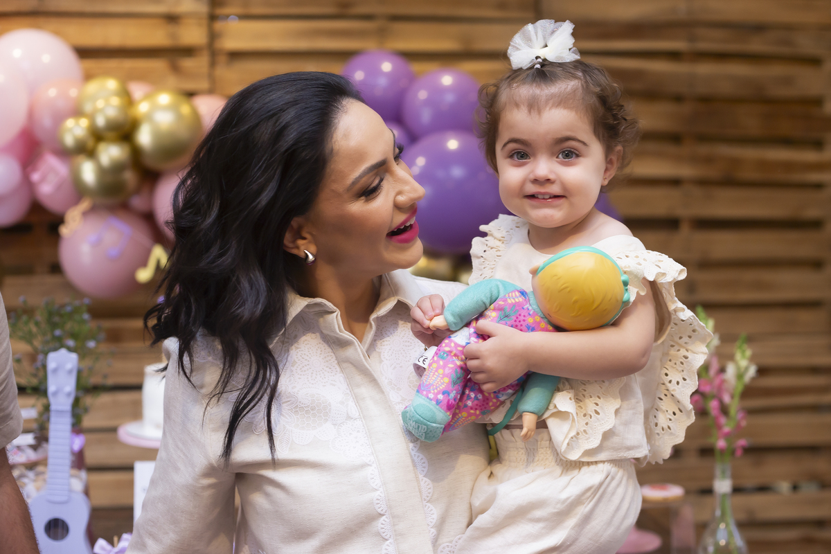 Aniversário, festa, um ano, doces, bexigas, temas, bagunça, criança, brinquedos, buffet infantil. 