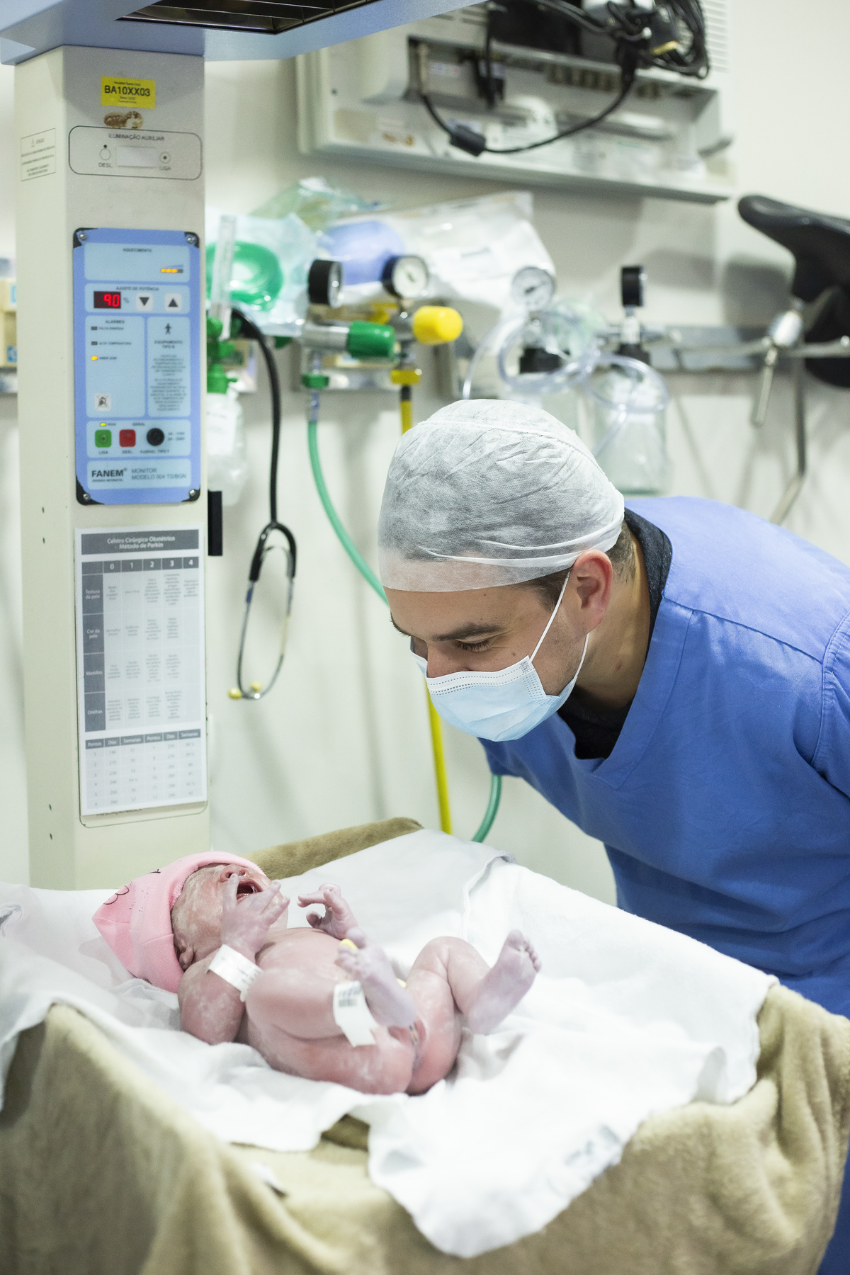 Nascimento, parto, cesariana, hospital, neném, semanas.