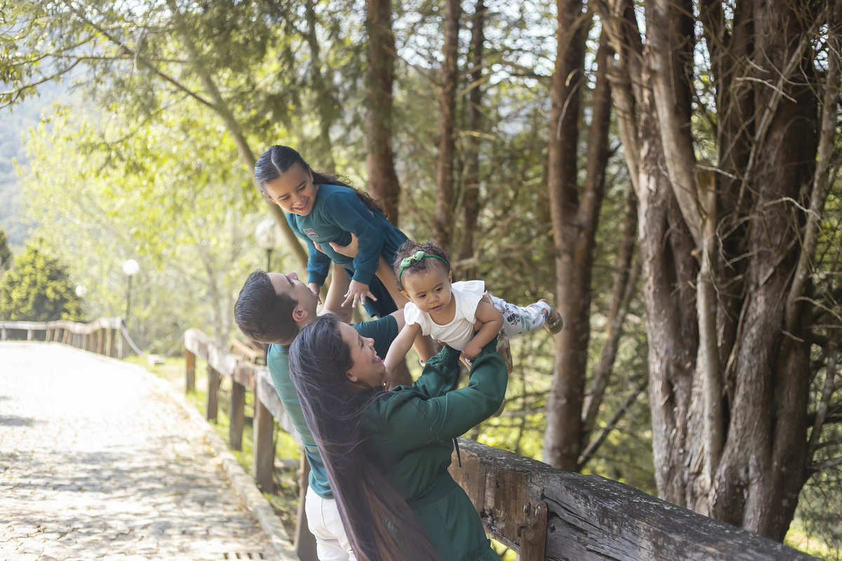 Família, criança, infantil, bagunça, smash the cake, smash the water, alegria. 