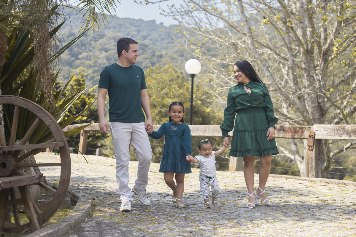 Família, criança, infantil, bagunça, smash the cake, smash the water, alegria. 