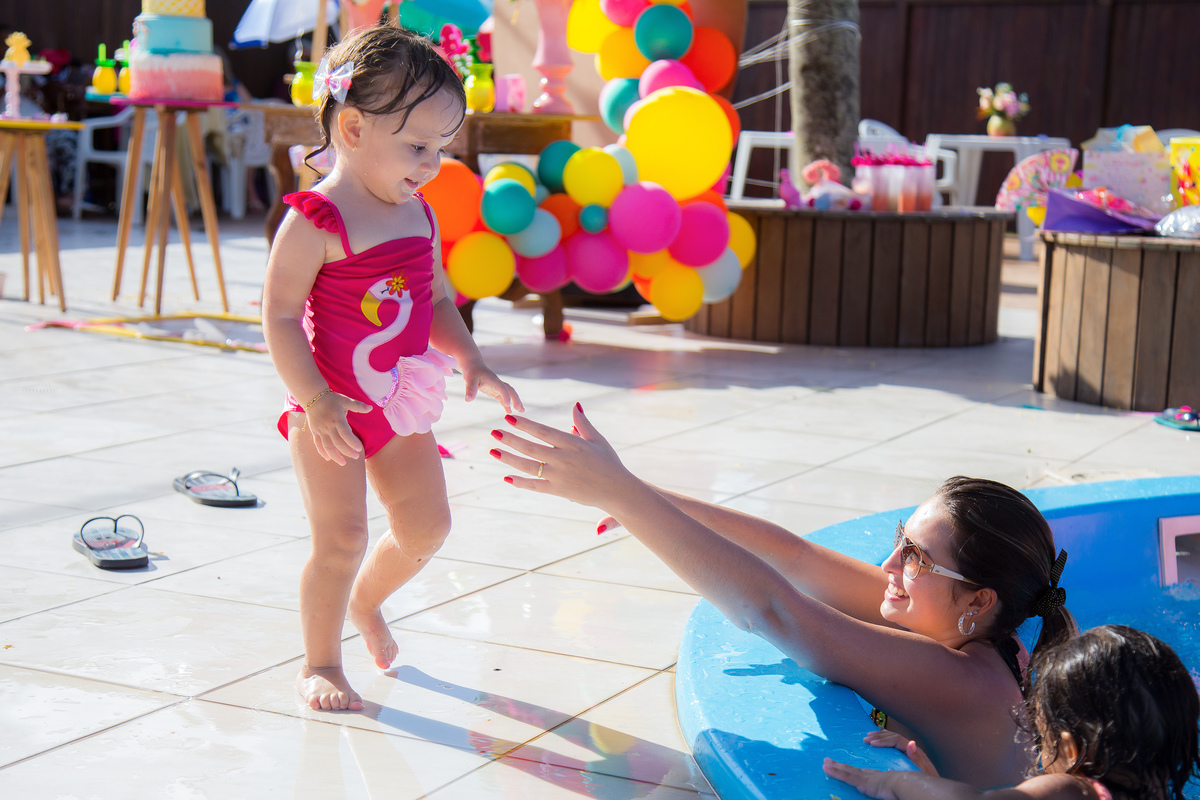 Aniversário, festa, um ano, doces, bexigas, temas, bagunça, criança, brinquedos, buffet infantil. 