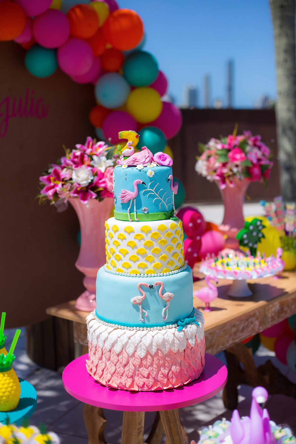 Aniversário, festa, um ano, doces, bexigas, temas, bagunça, criança, brinquedos, buffet infantil. 