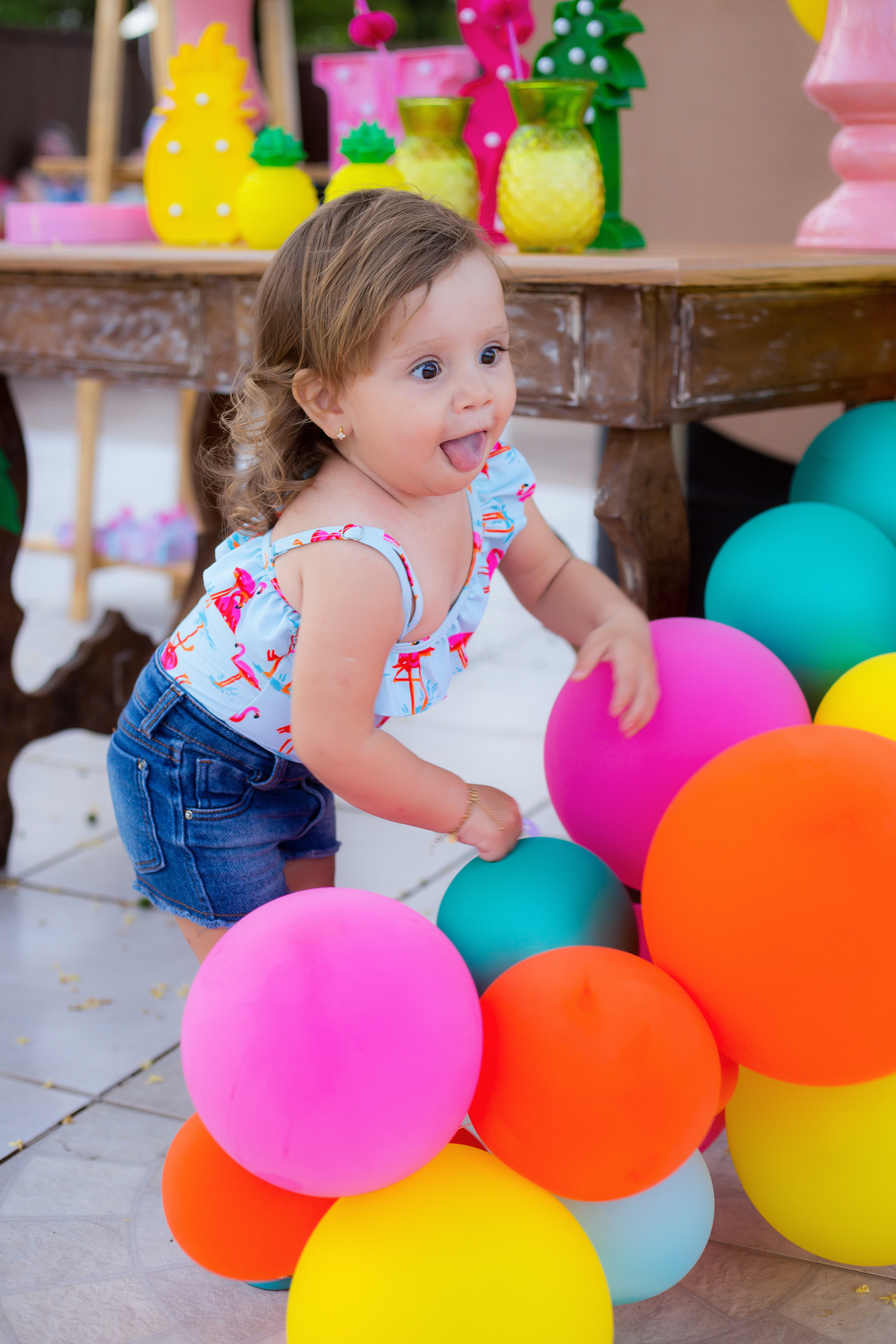 Aniversário, festa, um ano, doces, bexigas, temas, bagunça, criança, brinquedos, buffet infantil. 