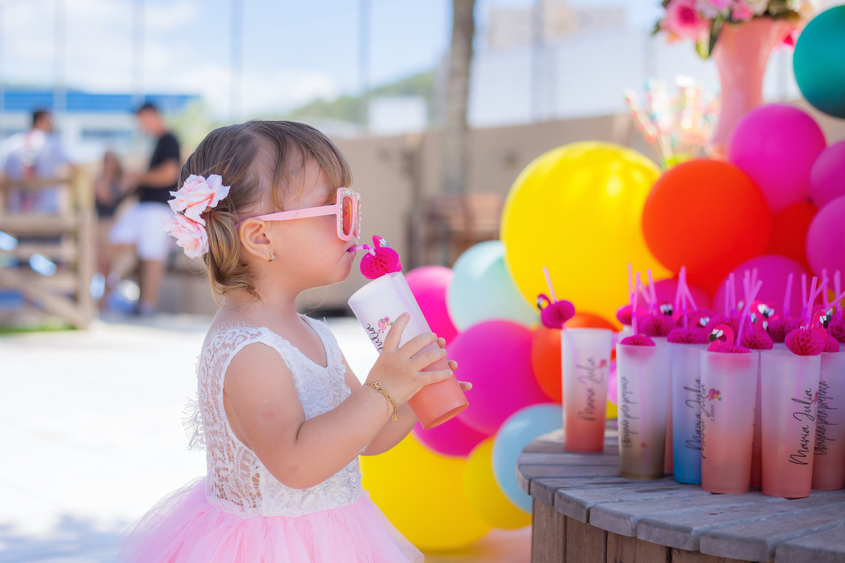 Aniversário, festa, um ano, doces, bexigas, temas, bagunça, criança, brinquedos, buffet infantil. 
