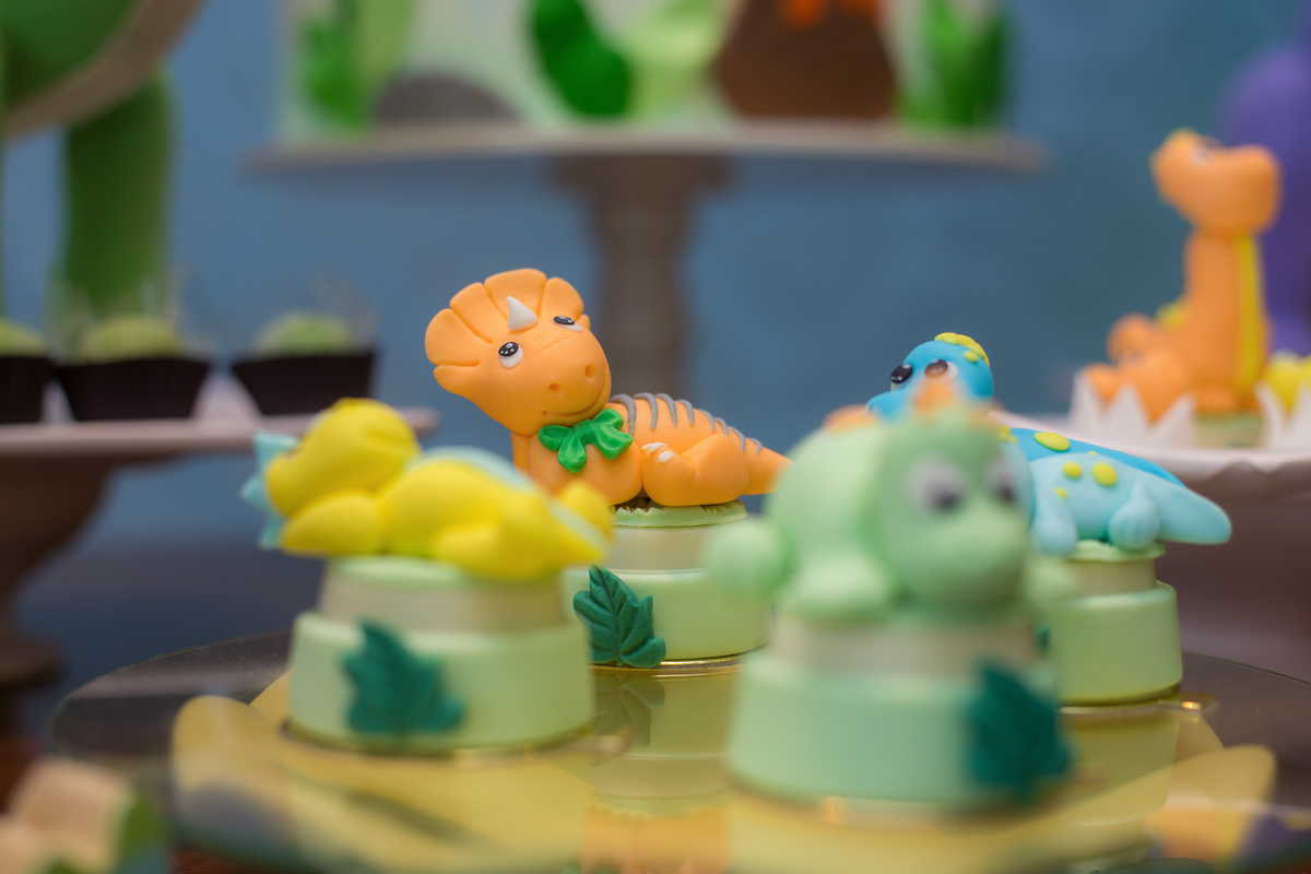 Aniversário, festa, um ano, doces, bexigas, temas, bagunça, criança, brinquedos, buffet infantil. 