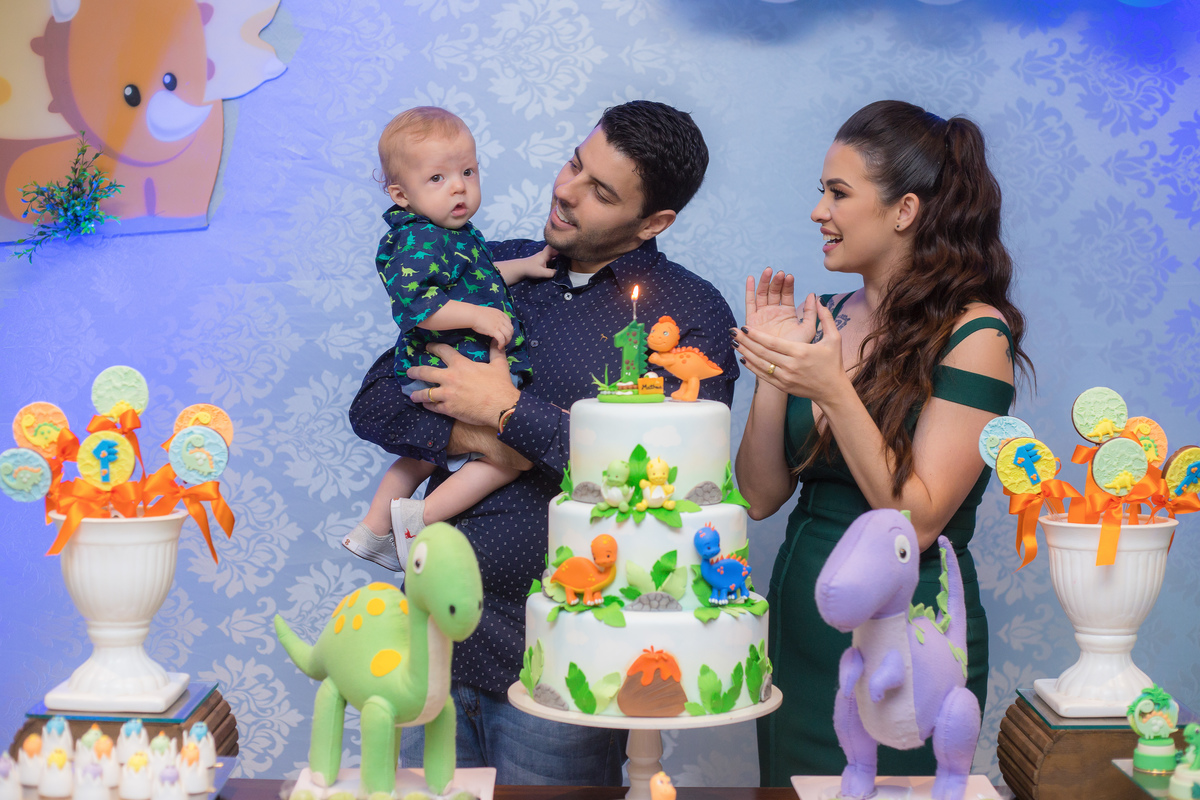 Aniversário, festa, um ano, doces, bexigas, temas, bagunça, criança, brinquedos, buffet infantil. 