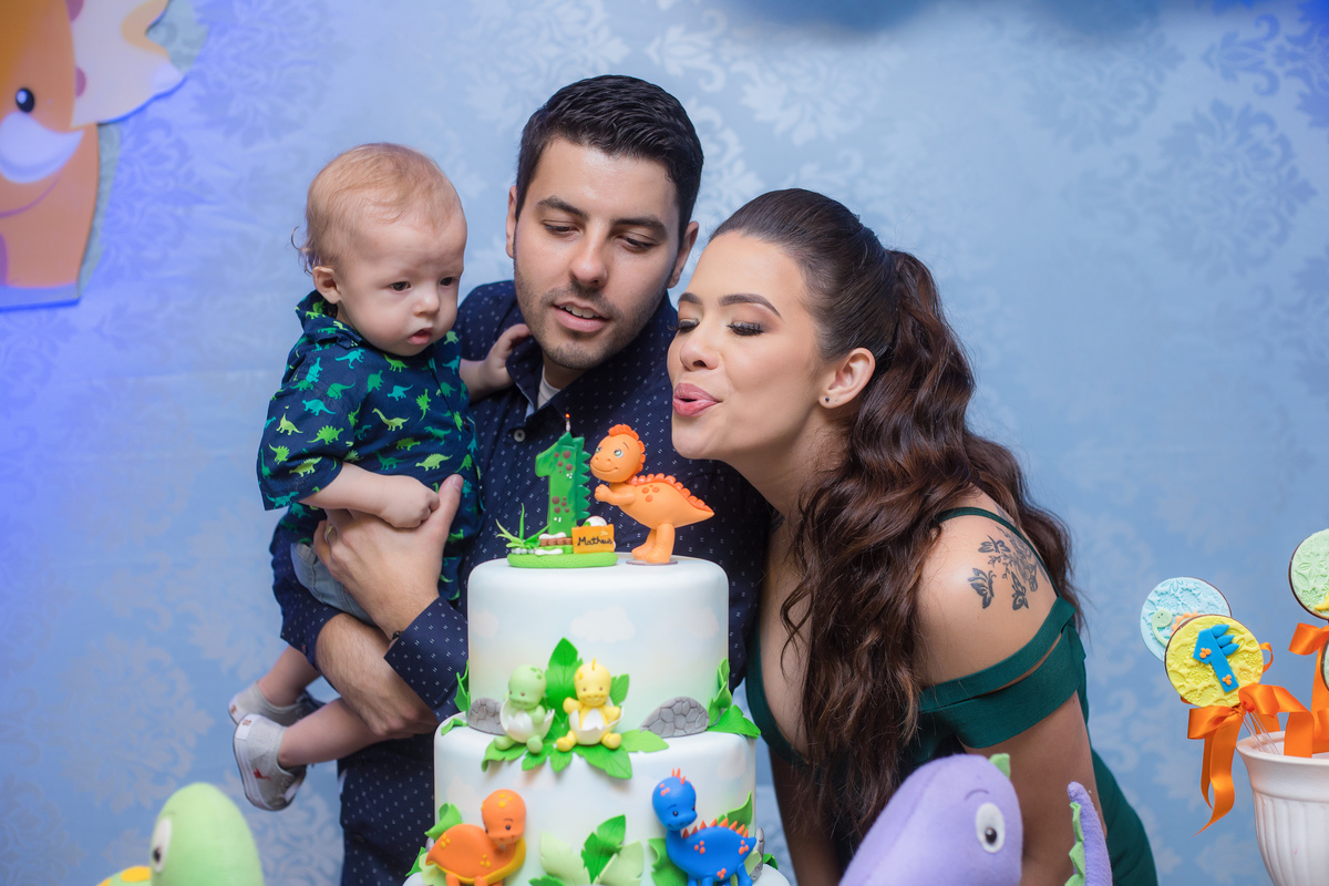 Aniversário, festa, um ano, doces, bexigas, temas, bagunça, criança, brinquedos, buffet infantil. 