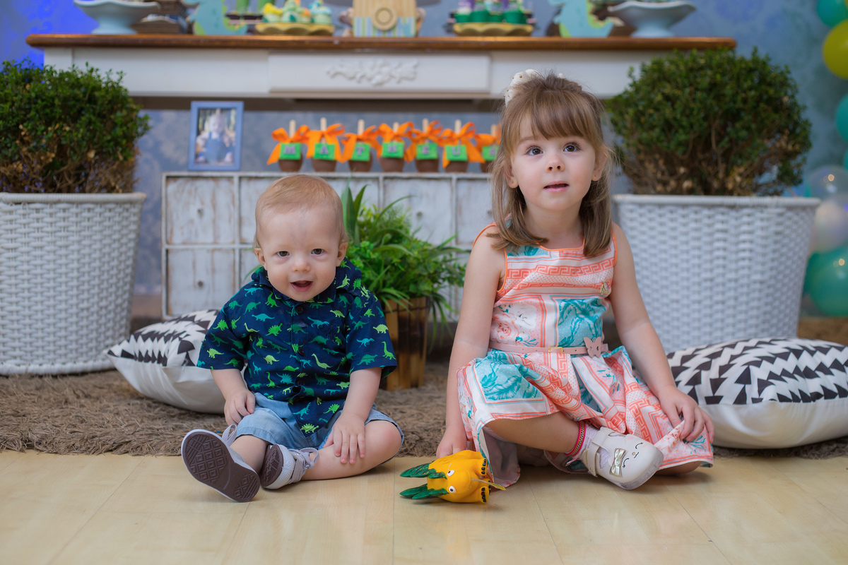 Aniversário, festa, um ano, doces, bexigas, temas, bagunça, criança, brinquedos, buffet infantil. 