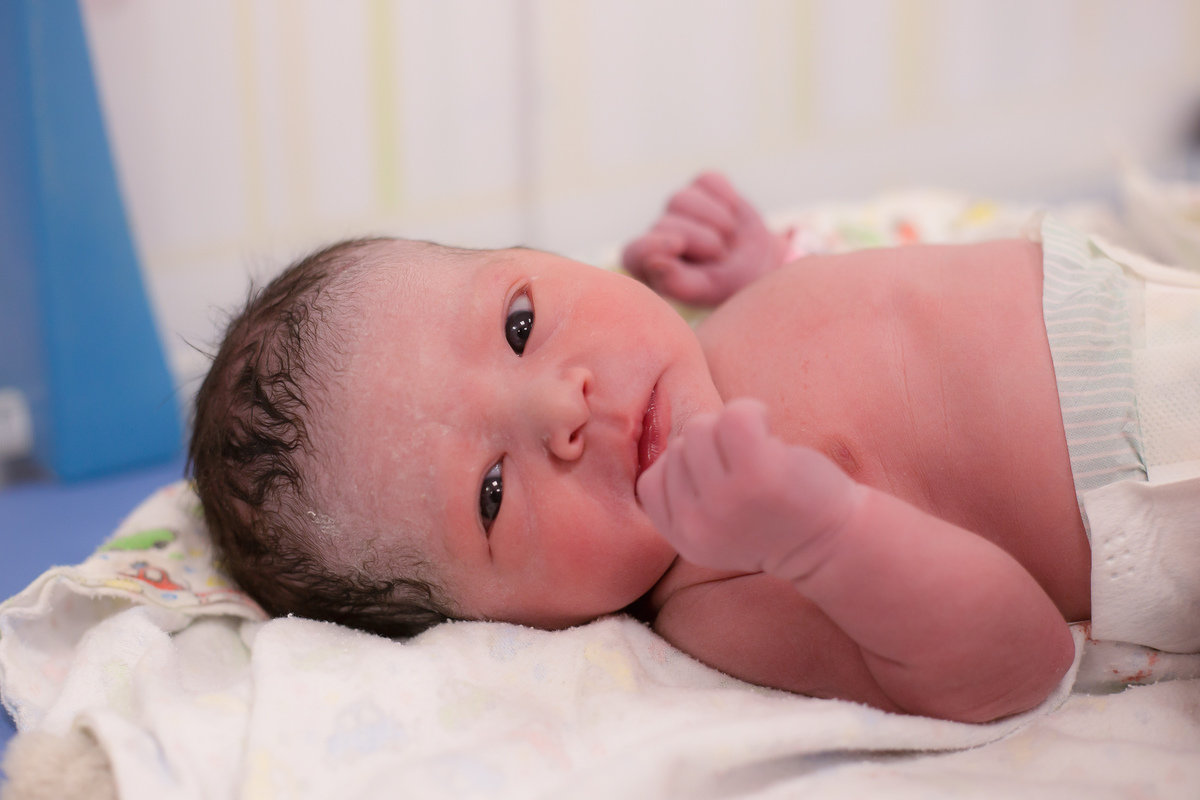 Nascimento, parto, cesariana, hospital, neném, semanas.