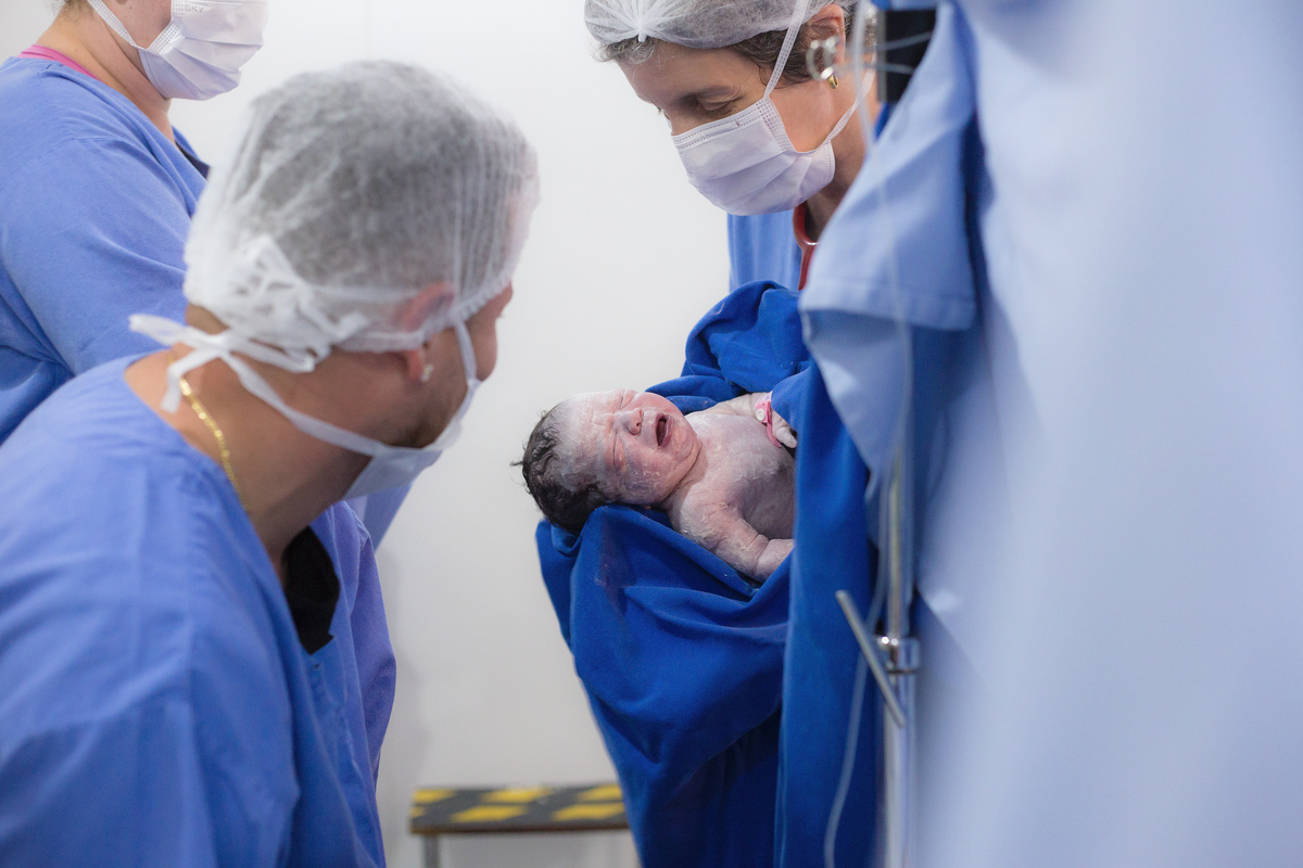 Nascimento, parto, cesariana, hospital, neném, semanas.