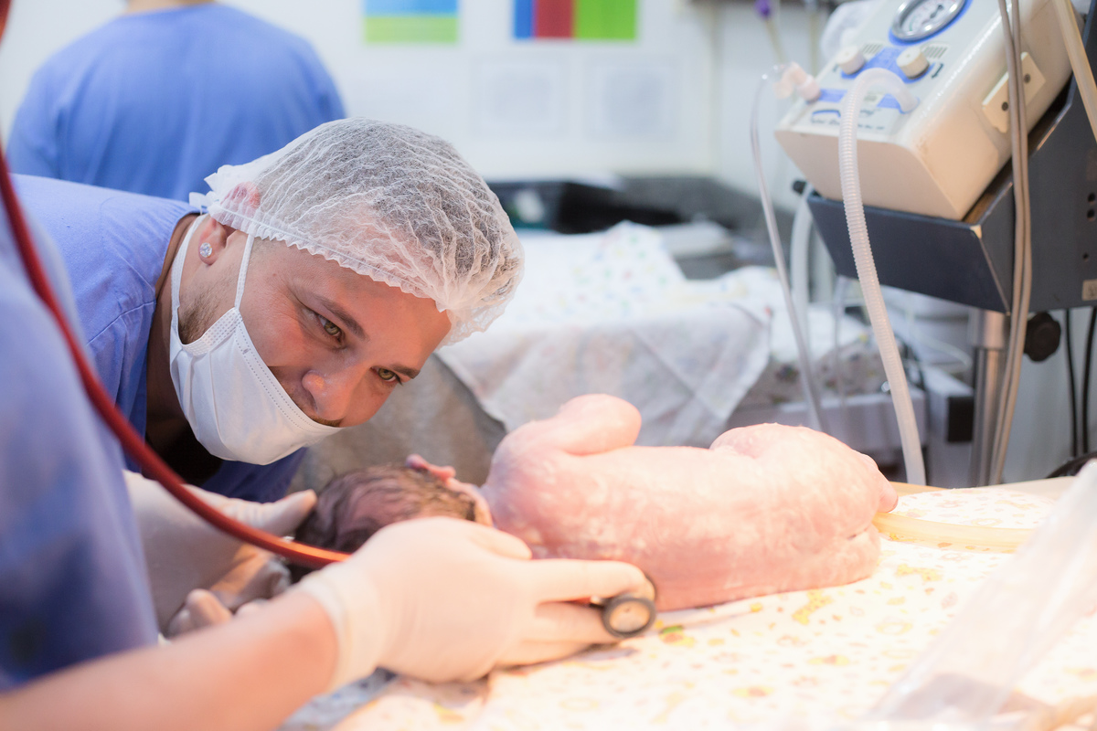 Nascimento, parto, cesariana, hospital, neném, semanas.