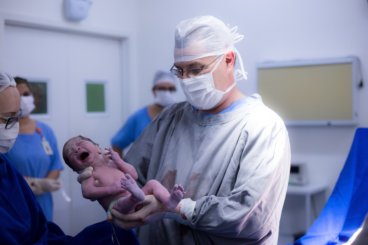 Nascimento, parto, cesariana, hospital, neném, semanas.