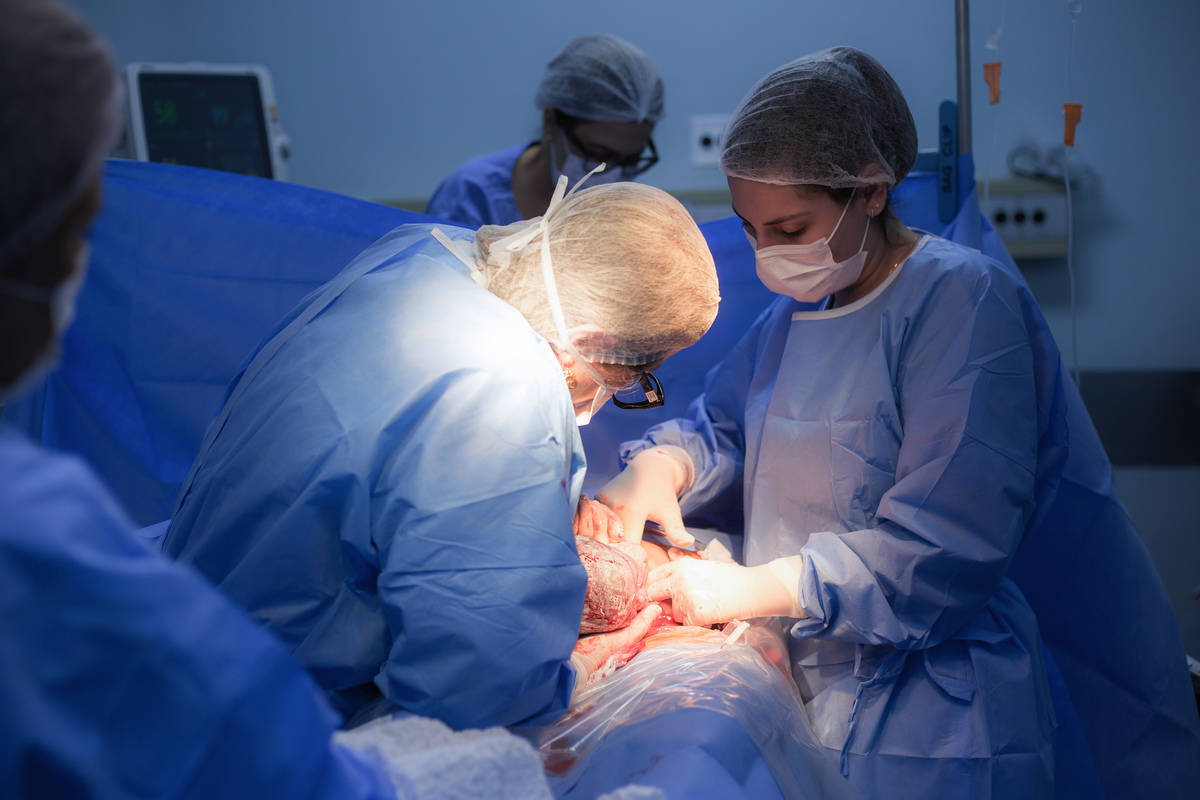 Nascimento, parto, cesariana, hospital, neném, semanas.