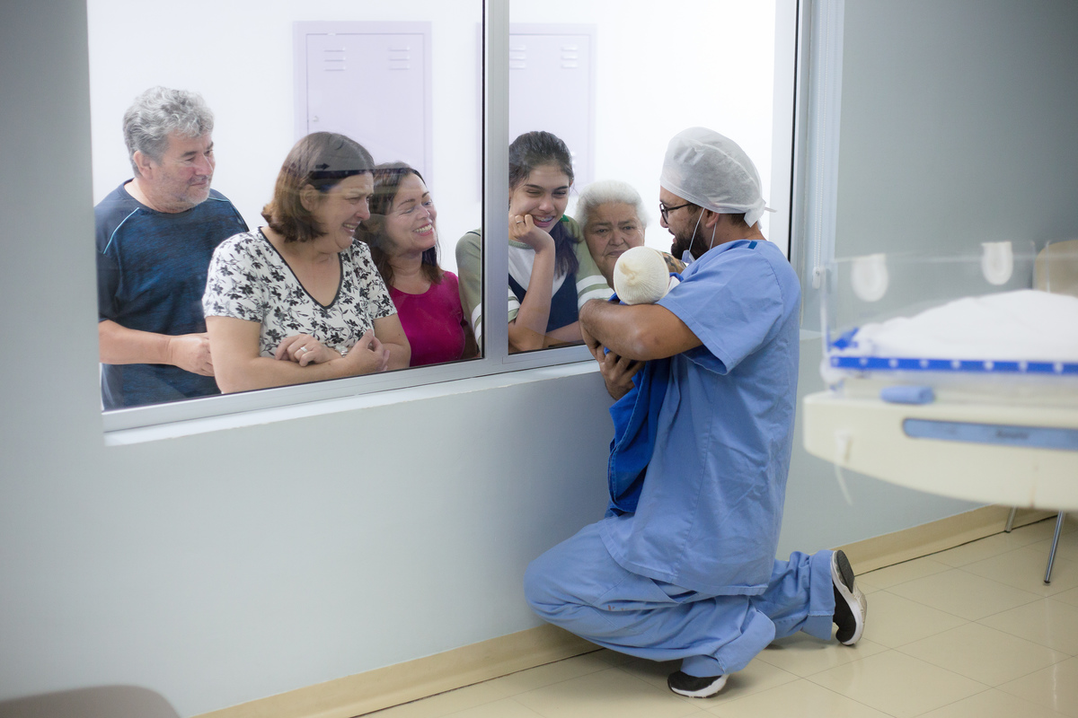 Nascimento, parto, cesariana, hospital, neném, semanas.