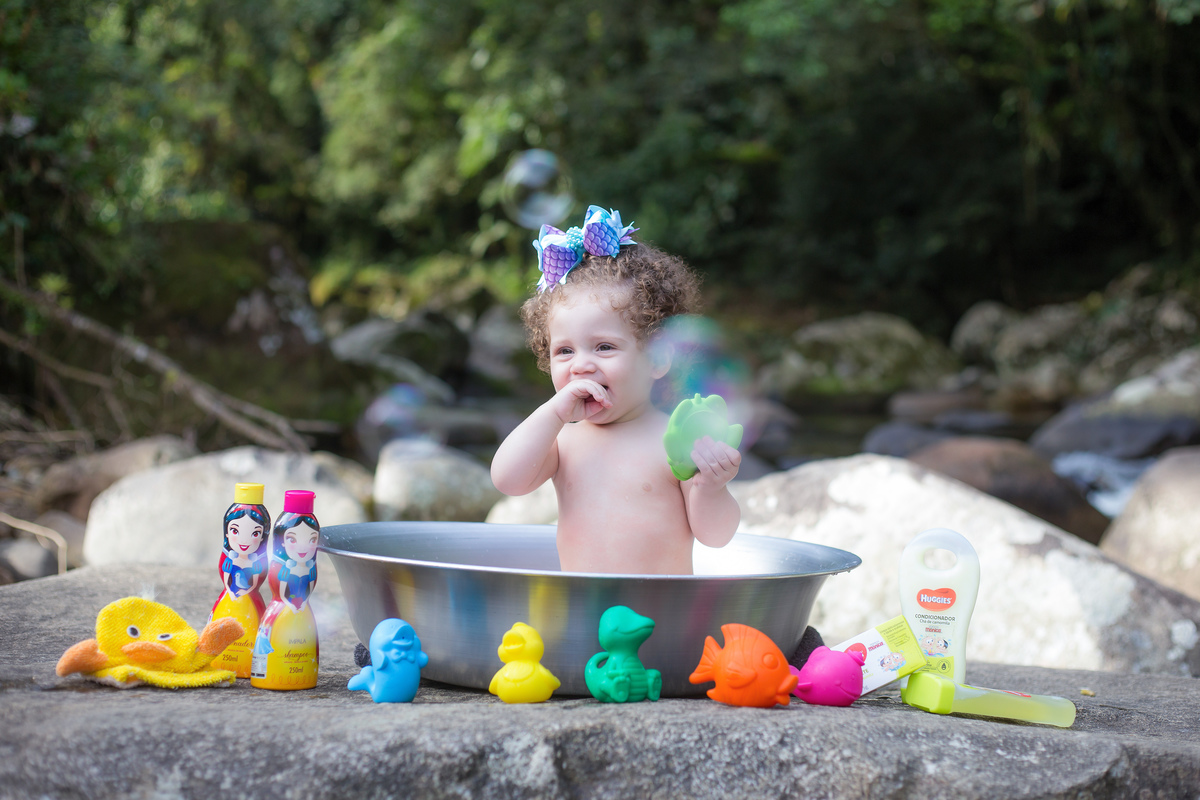 Família, criança, infantil, bagunça, smash the cake, smash the water, alegria. 