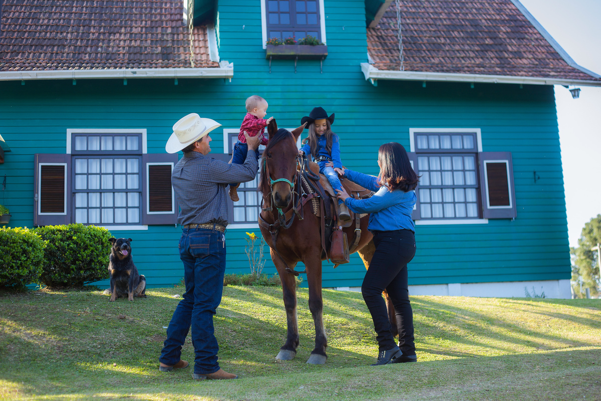 Família, mãe, filha, estância, praia, cidade, campo.