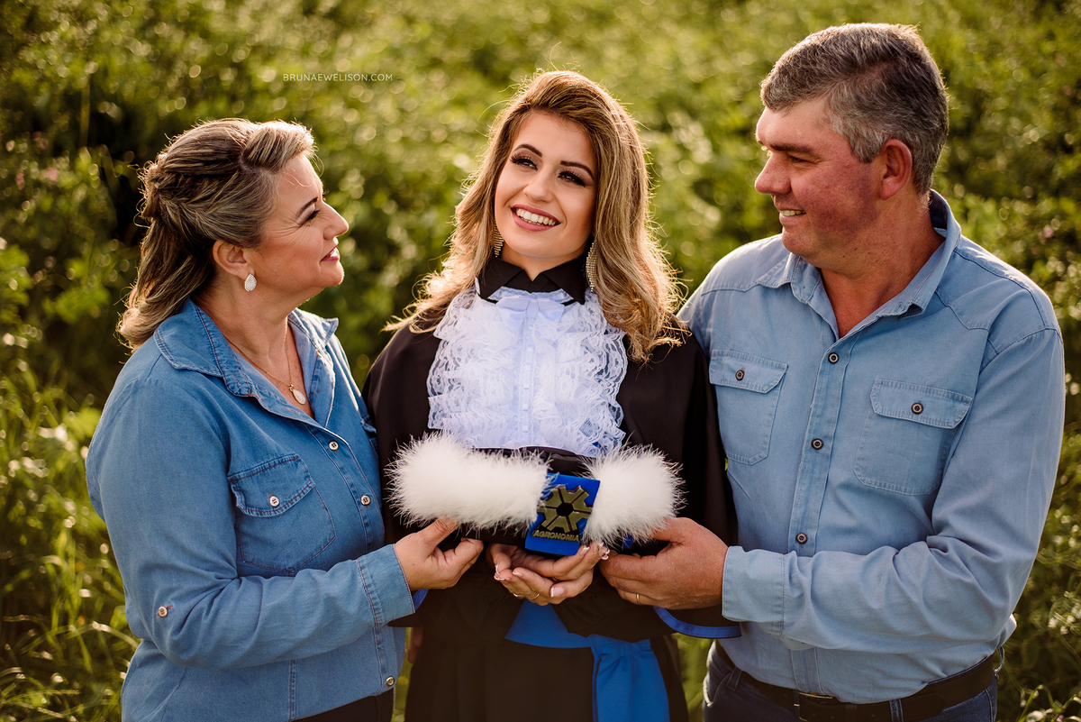 bruna e welison fotografia formatura ensaio foto espumoso nao me toque rs fotografo agronomia