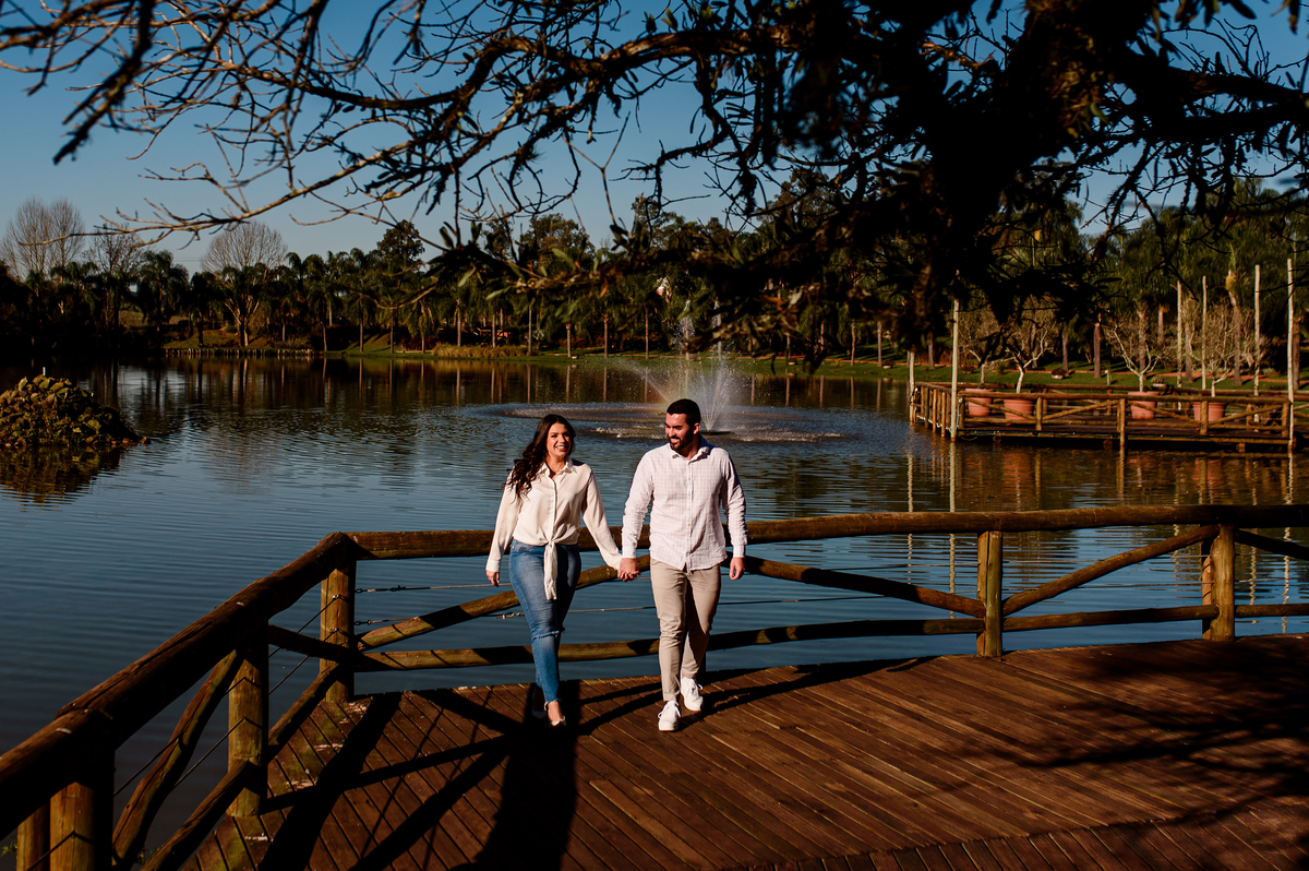 ensaio pré casamento externo casal foto bruna e welison lago das palmeiras